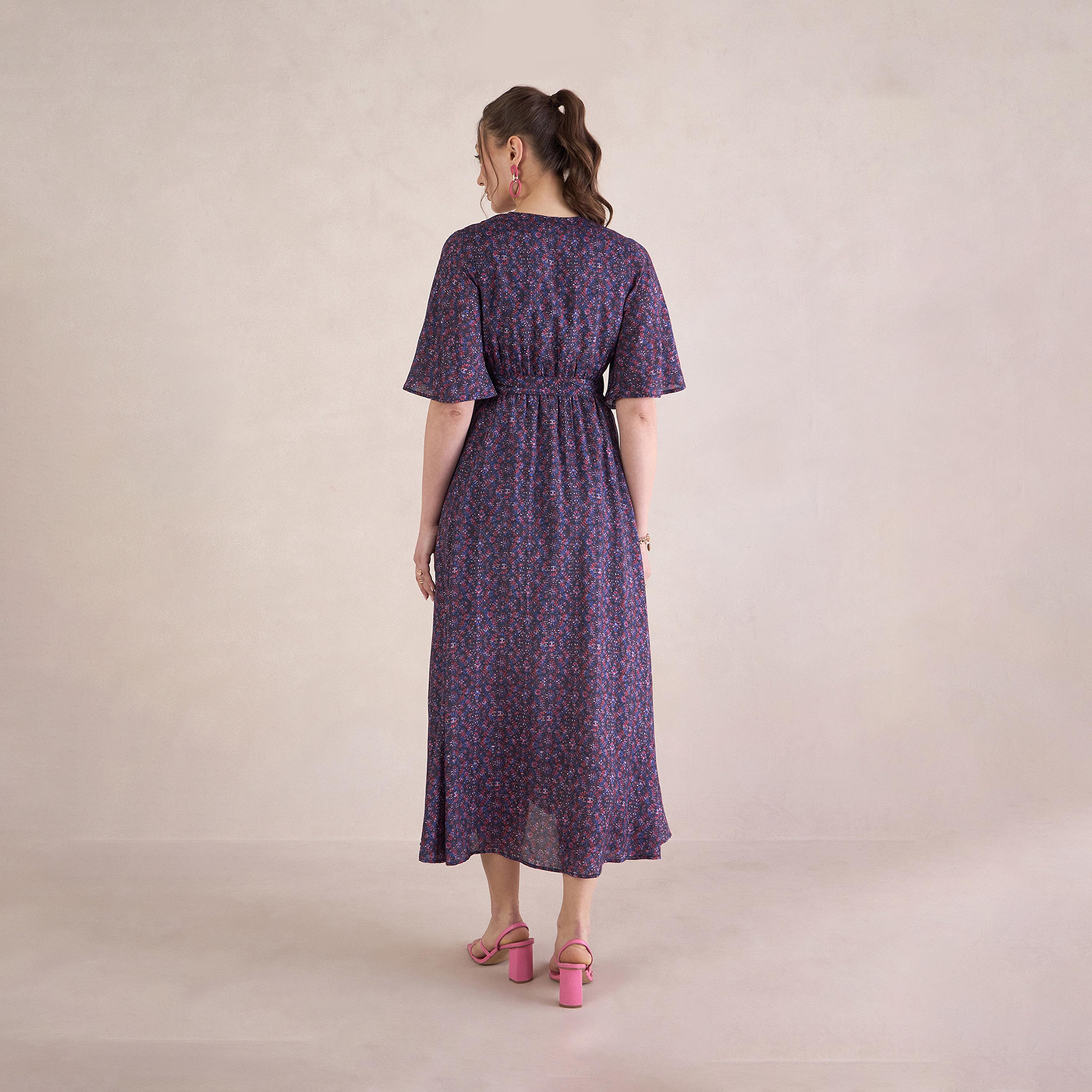 فيميلا × ستايلي - فستان ماكسي ملفوف بفتحة رقبة على شكل V ومطبوع بالورود مع حزام للربط-women-clothing-dresses-image-4