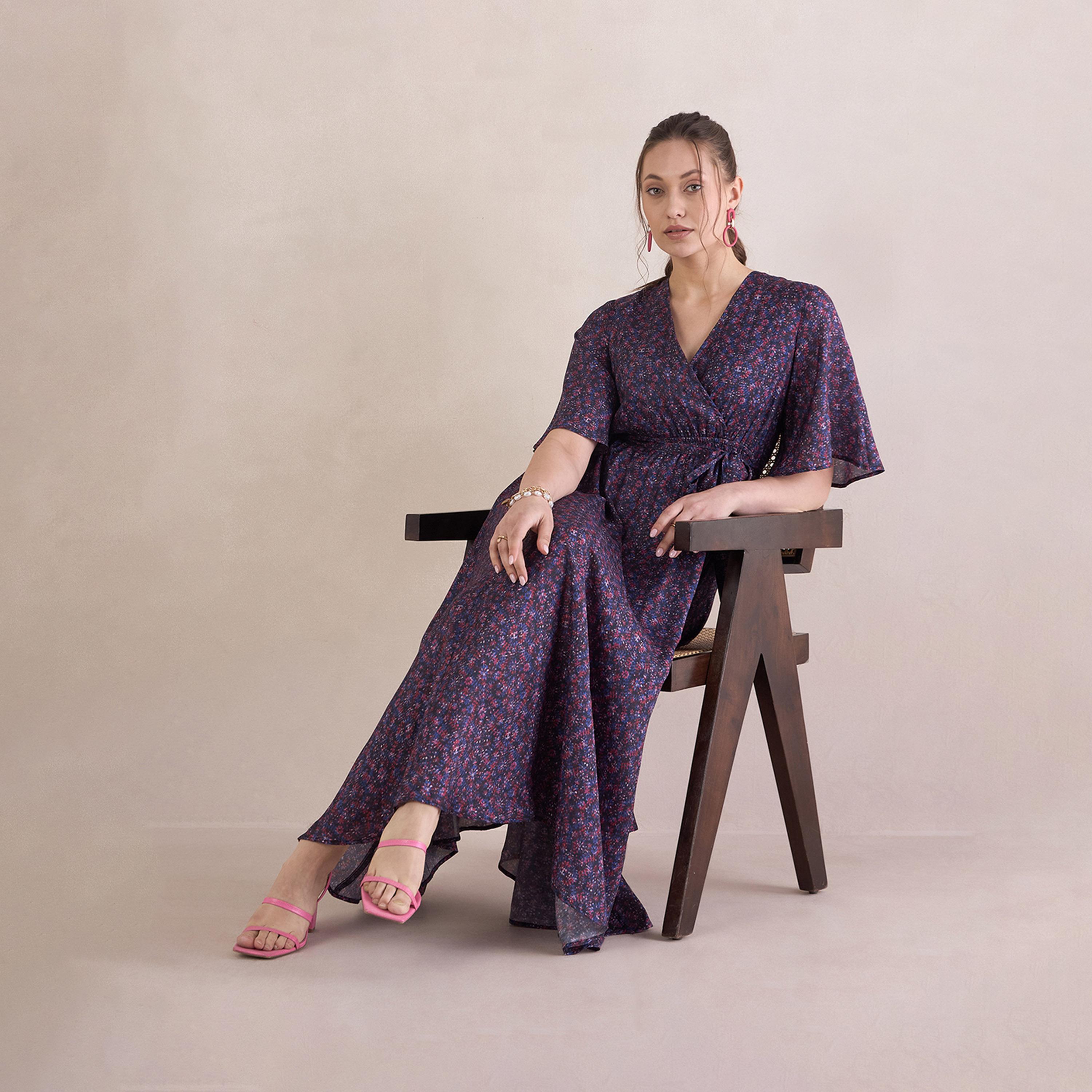فيميلا × ستايلي - فستان ماكسي ملفوف بفتحة رقبة على شكل V ومطبوع بالورود مع حزام للربط-women-clothing-dresses-image-5