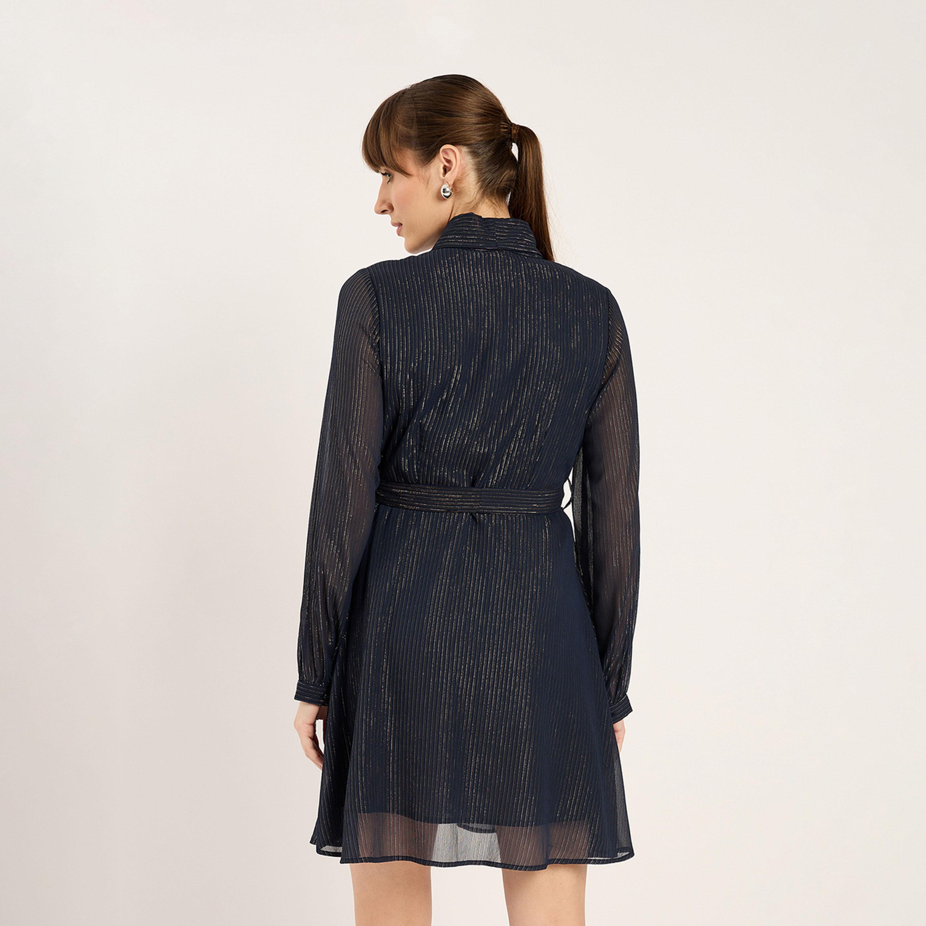 فيميلا × ستايلي - فستان قصير ملفوف بفتحة رقبة على شكل V مع رباط على الخصر-women-clothing-dresses-image-1
