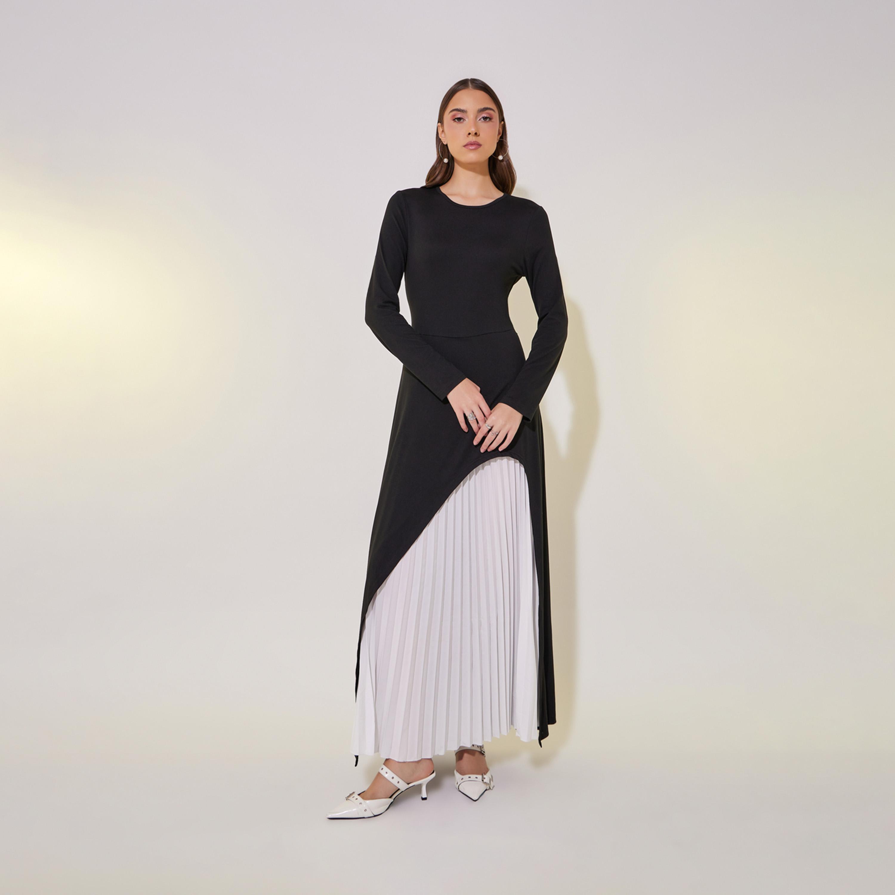 فستان طويل بأكمام طويلة وتفاصيل طيات متباينة-women-clothing-dresses-image-1