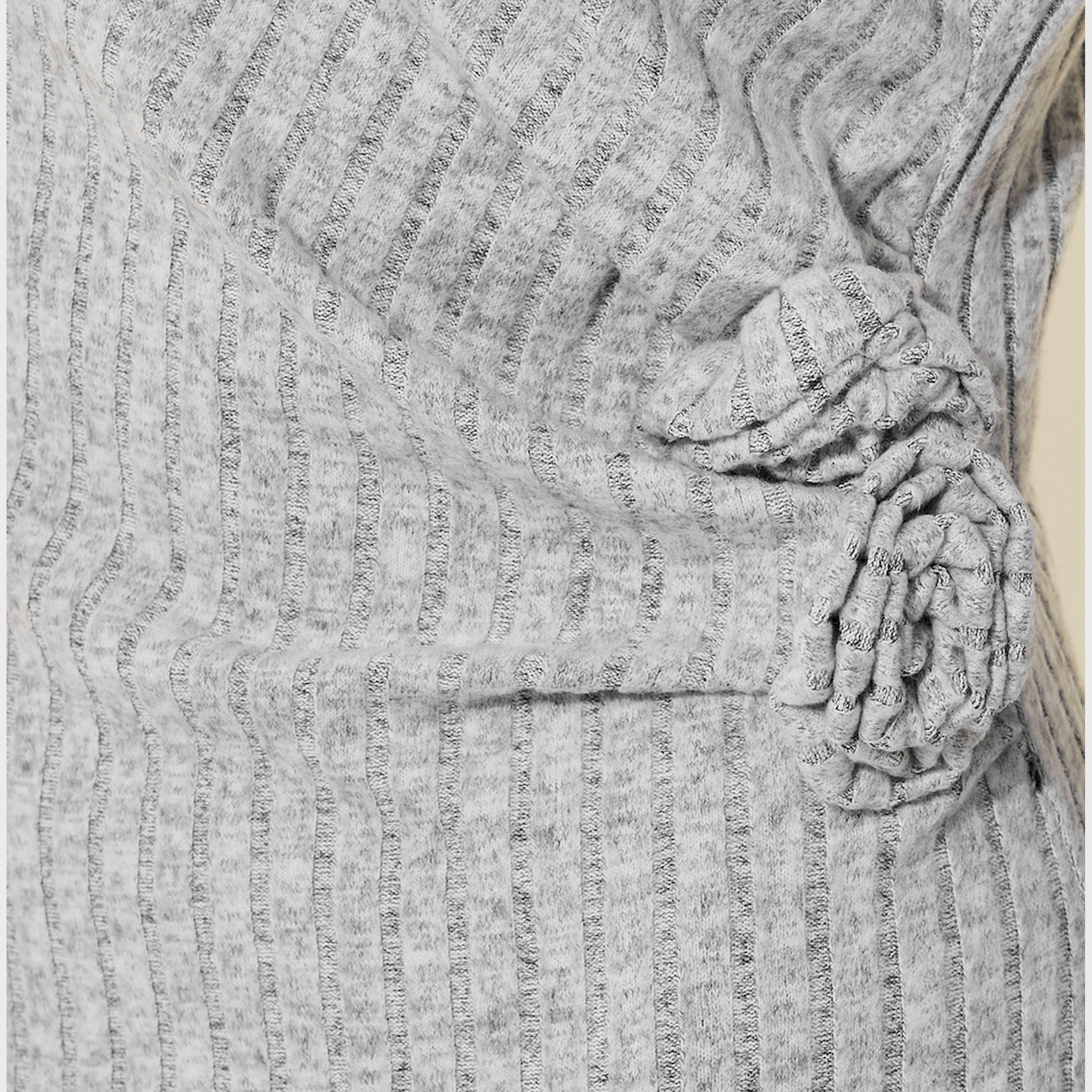 فستان ميدي بأكمام طويلة مزين بزهرة-women-clothing-dresses-image-6