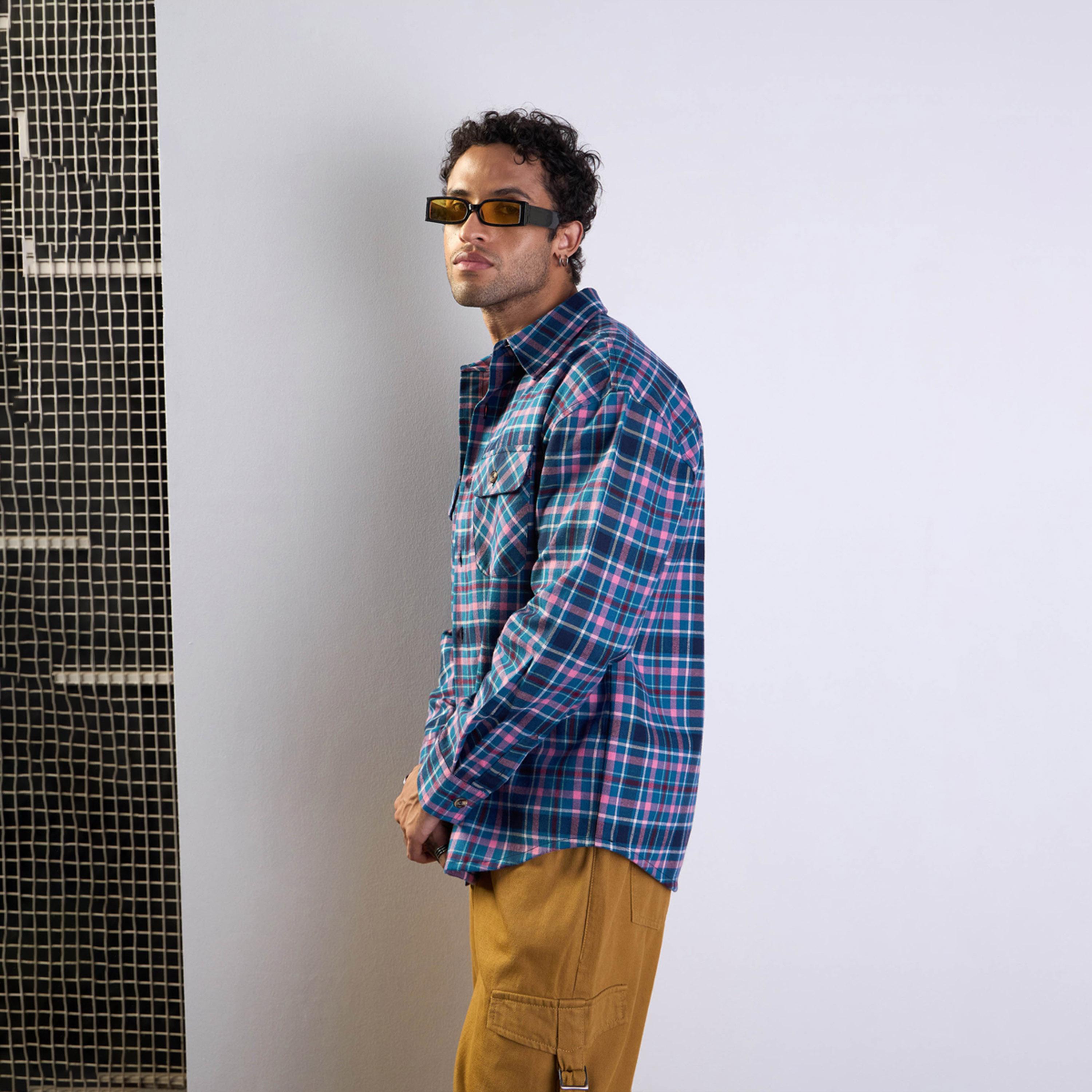 ماسكلن ساسافراس X ستايلي قميص كبير الحجم بجيب مربعات باللونين الأزرق والوردي-men-clothing-shirts-image-3