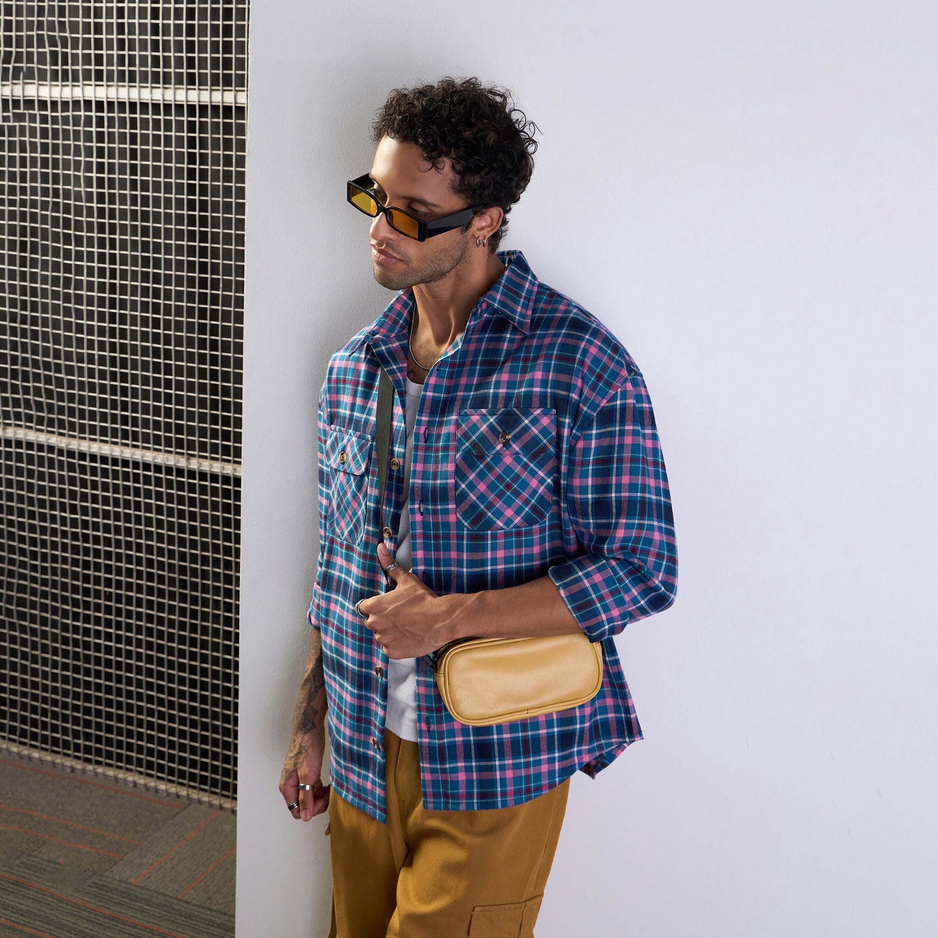 ماسكلن ساسافراس X ستايلي قميص كبير الحجم بجيب مربعات باللونين الأزرق والوردي-men-clothing-shirts-image-7
