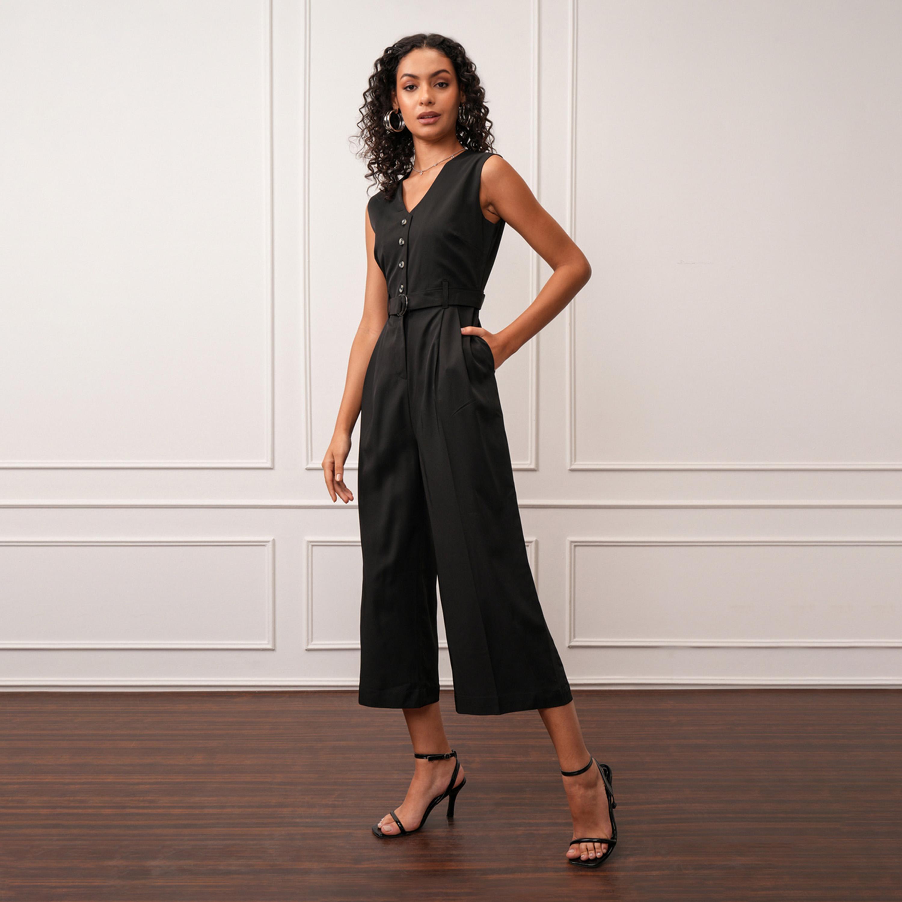 طوكيو توكيز - جمبسوت سادة بفتحة رقبة على شكل V وأزرار وساق واسعة مع حزام-women-clothing-jumpsuits-image-1