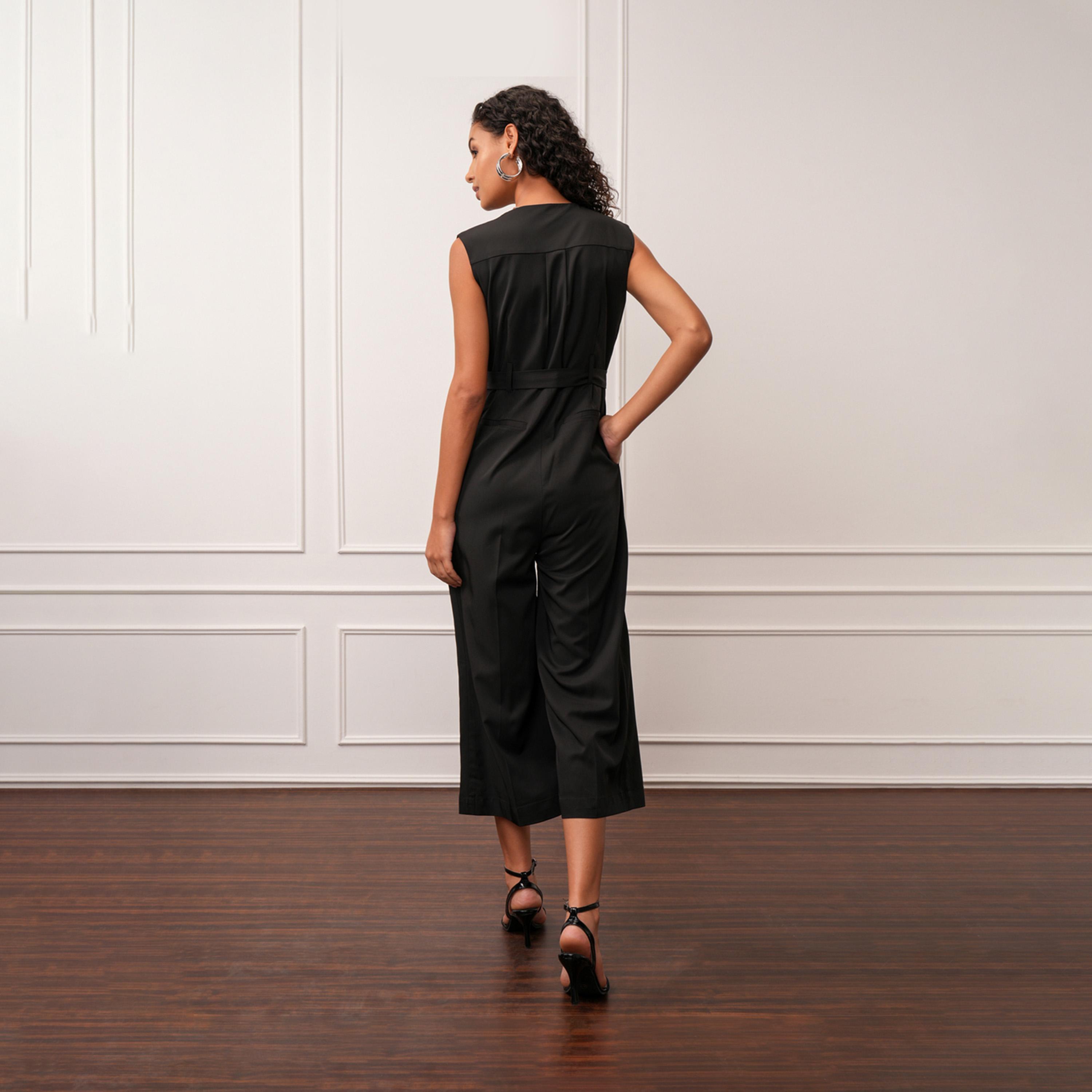 طوكيو توكيز - جمبسوت سادة بفتحة رقبة على شكل V وأزرار وساق واسعة مع حزام-women-clothing-jumpsuits-image-4