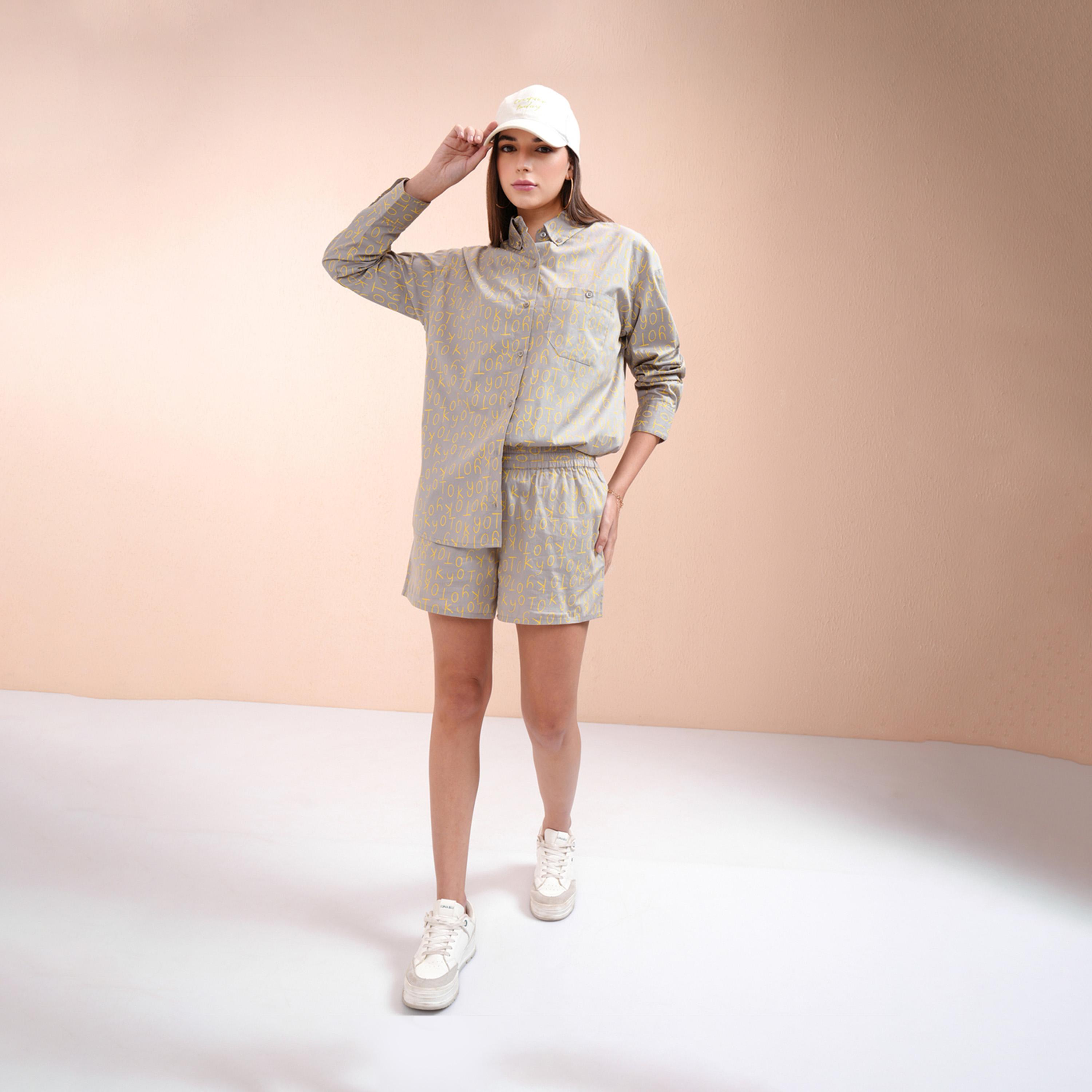 طوكيو توكيز - طقم قميص مطبوع بالكامل مع شورت بخصر متوسط الارتفاع-women-clothing-coordsets-image-2