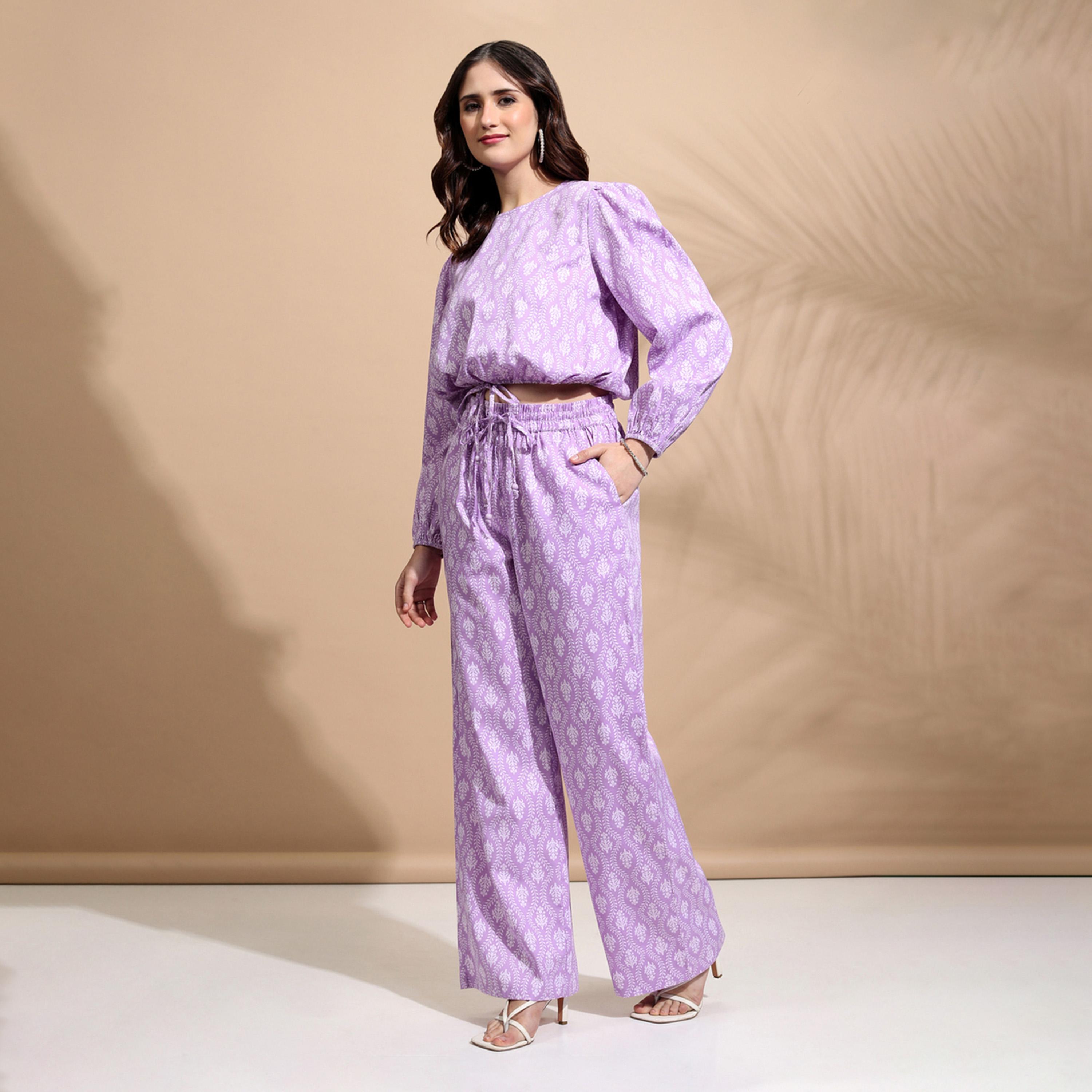 طوكيو توكيز - طقم بلوزة قصيرة بأكمام منفوخة ورقبة دائرية مع بنطال-women-clothing-coordsets-image-1