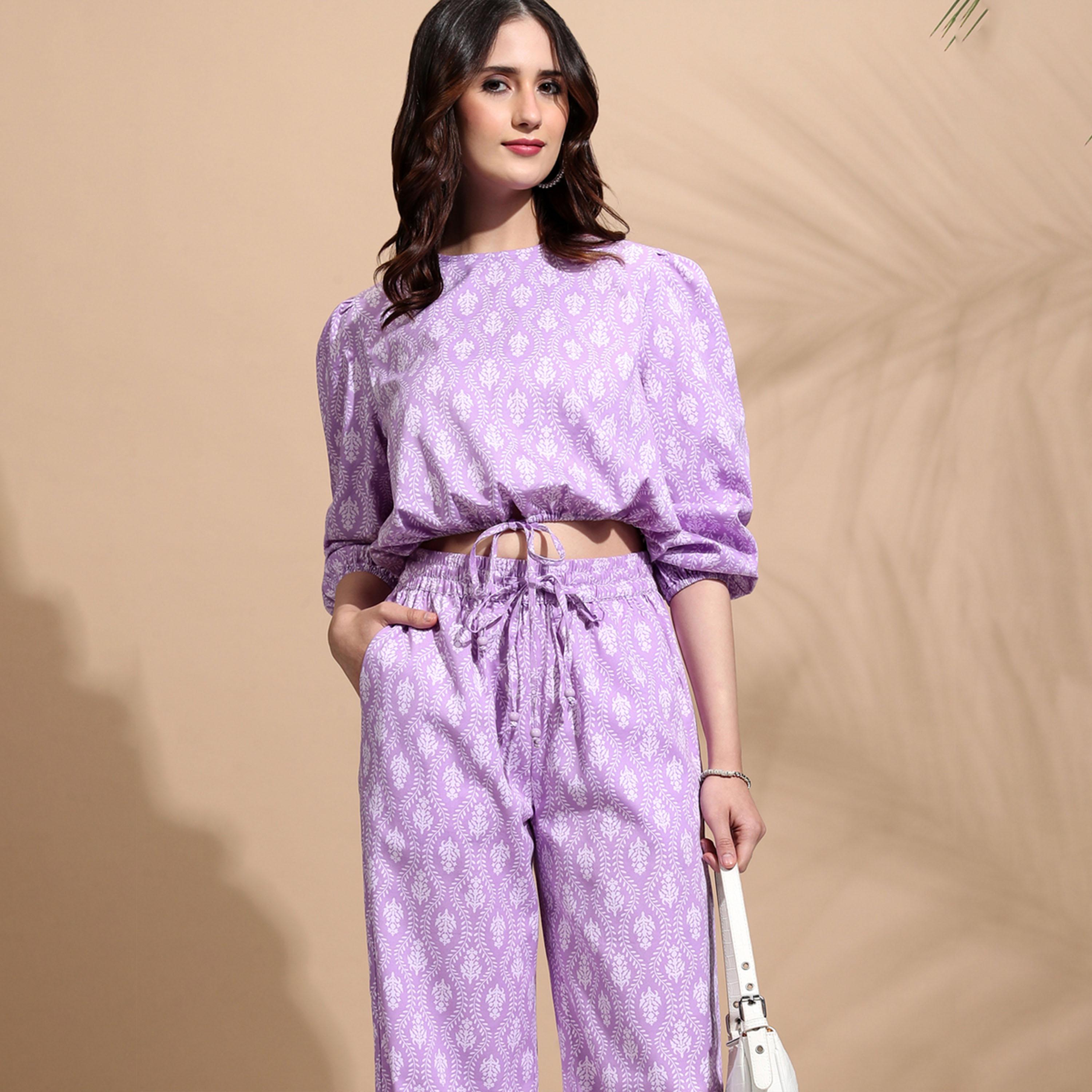 طوكيو توكيز - طقم بلوزة قصيرة بأكمام منفوخة ورقبة دائرية مع بنطال-women-clothing-coordsets-image-2