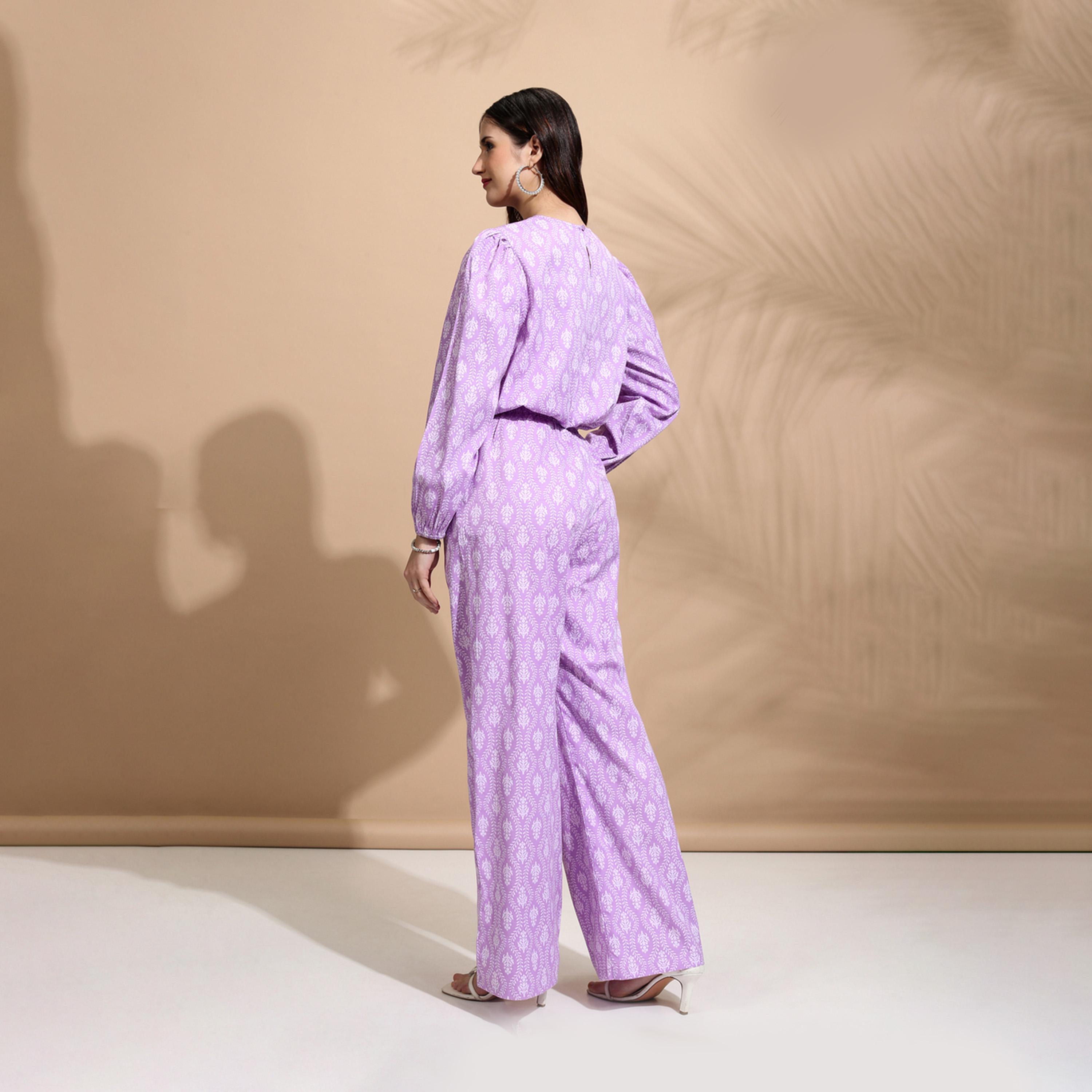 طوكيو توكيز - طقم بلوزة قصيرة بأكمام منفوخة ورقبة دائرية مع بنطال-women-clothing-coordsets-image-3