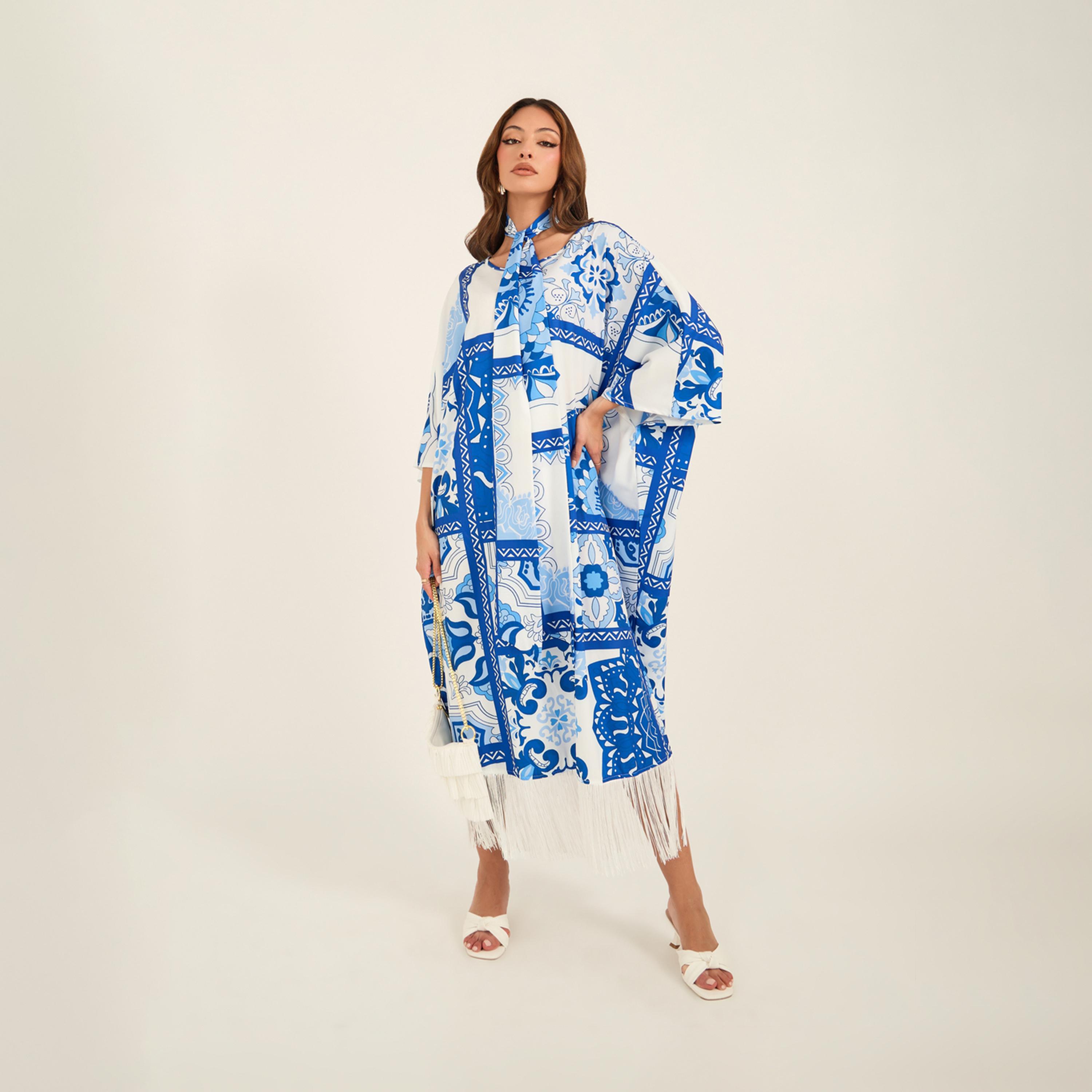 كي ال × ستايلي - فستان قفطان مطبوع بأكمام جناح الخفاش مع تفاصيل شراشيب-women-arabicclothing-kaftan-image-1