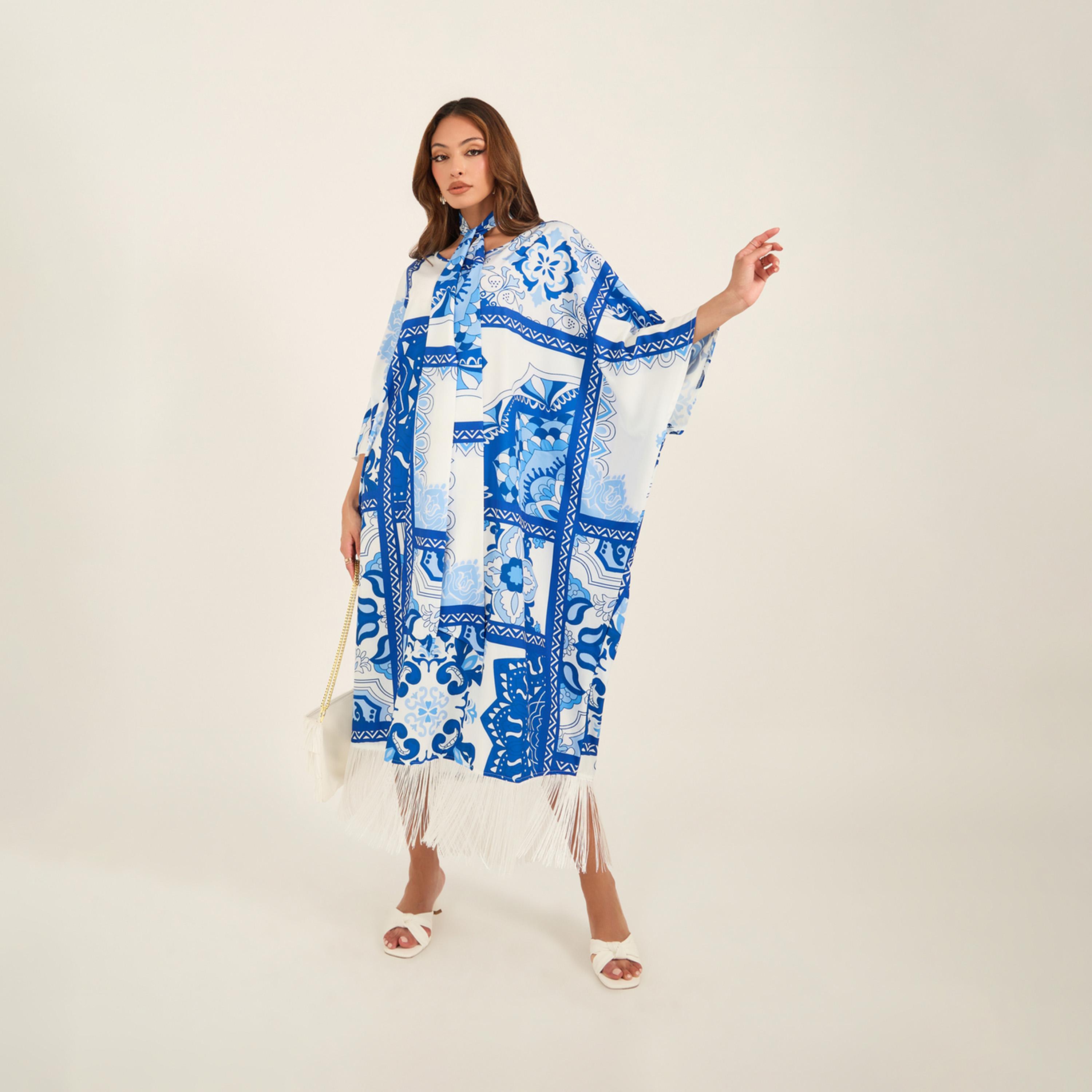 كي ال × ستايلي - فستان قفطان مطبوع بأكمام جناح الخفاش مع تفاصيل شراشيب-women-arabicclothing-kaftan-image-2