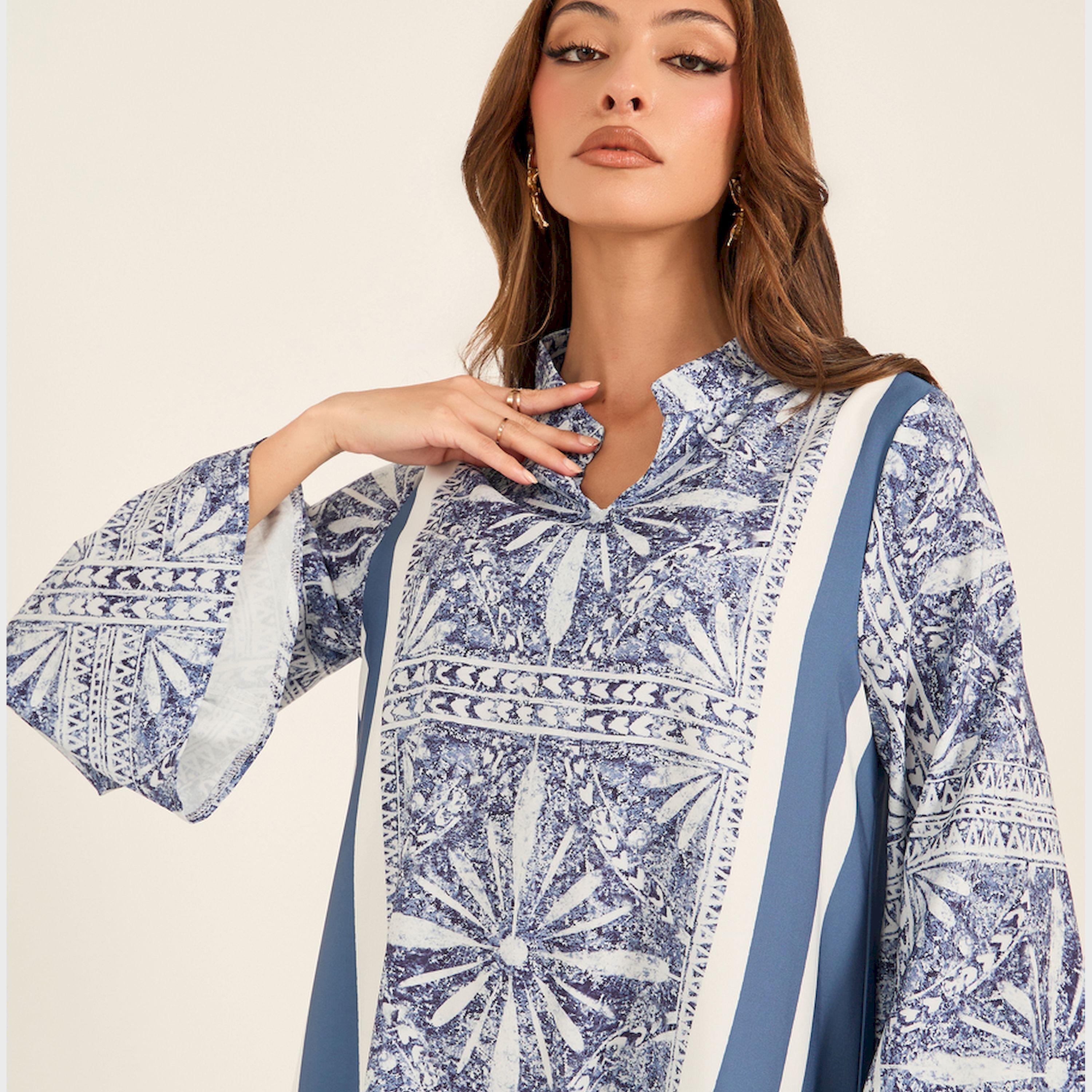 KL X Styli All-Over Print Notch Neck Flared Kaftan-women-arabicclothing-kaftan-image-4