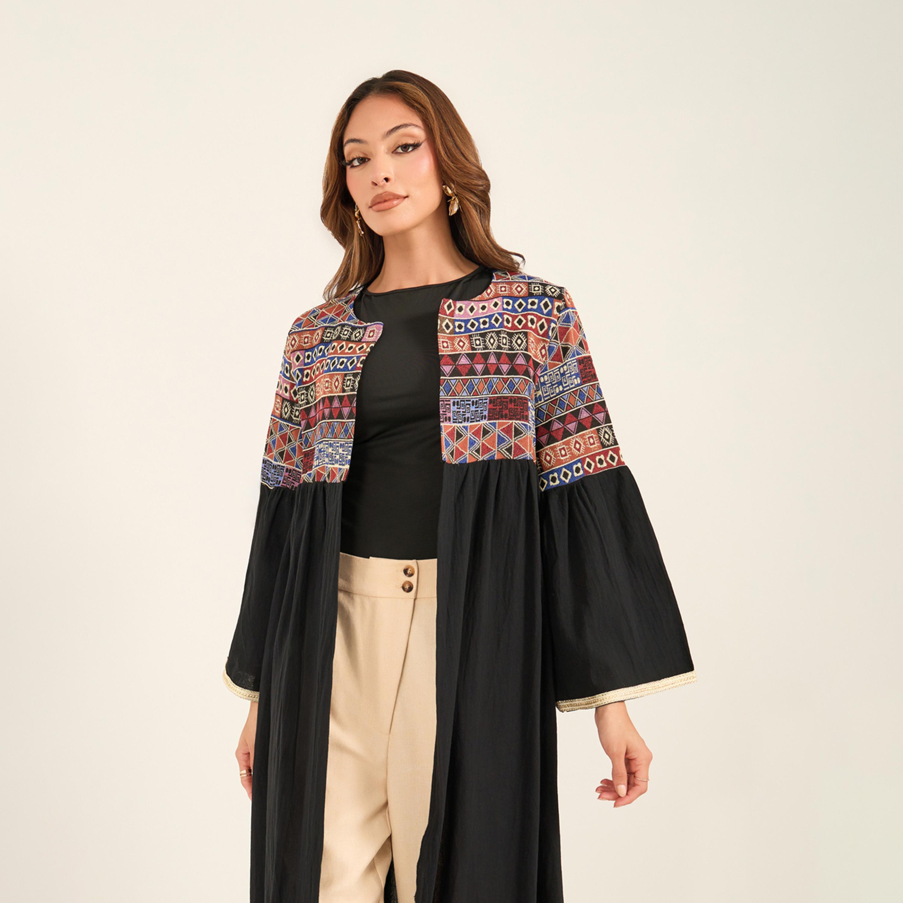 كيمونو بتفاصيل مُطرزة مع قصة عادية-women-arabicclothing-abayas-image-2