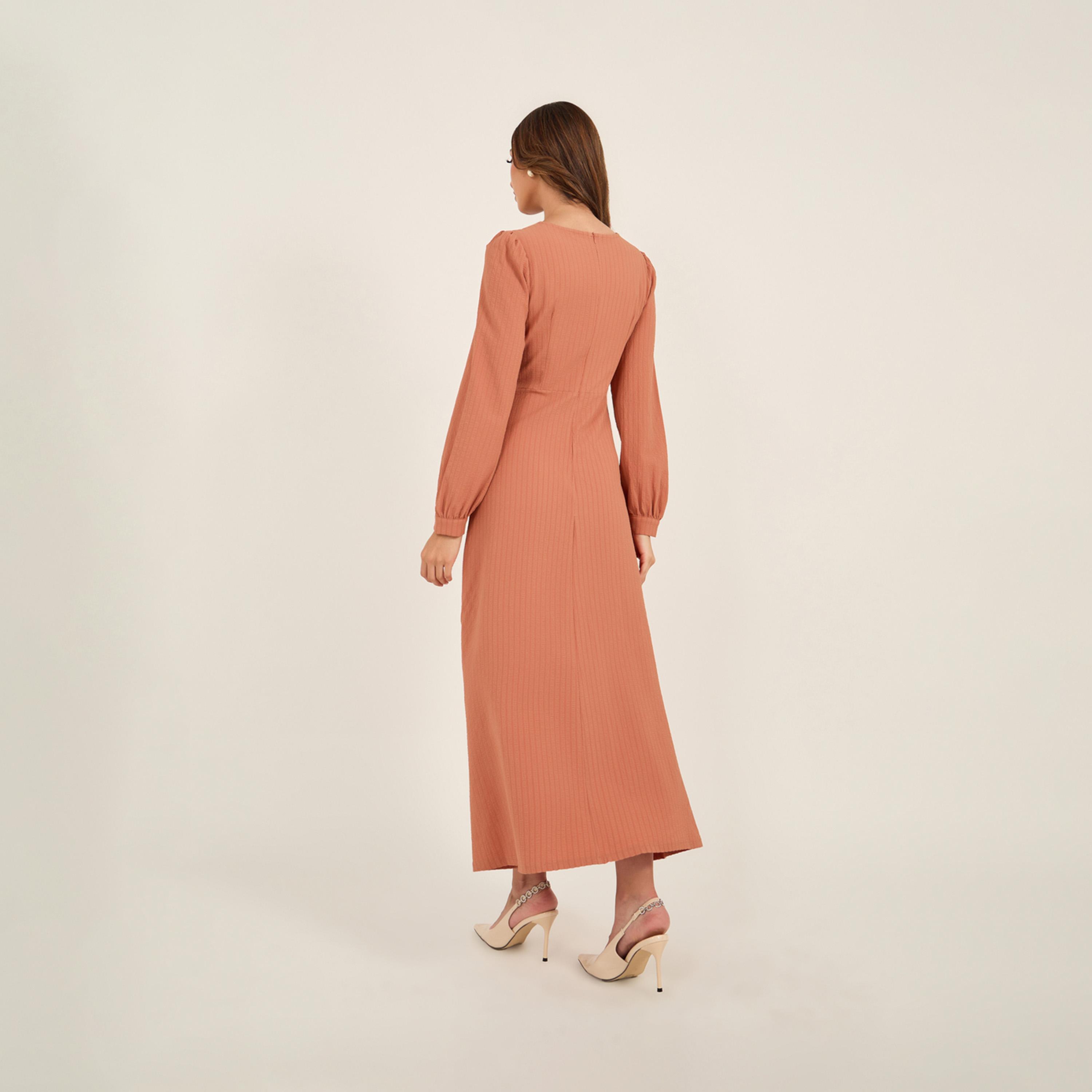 كي ال × ستايلي - فستان ماكسي بفتحة رقبة على شكل V وقصة A مع تفاصيل أزرار-women-clothing-dresses-image-6