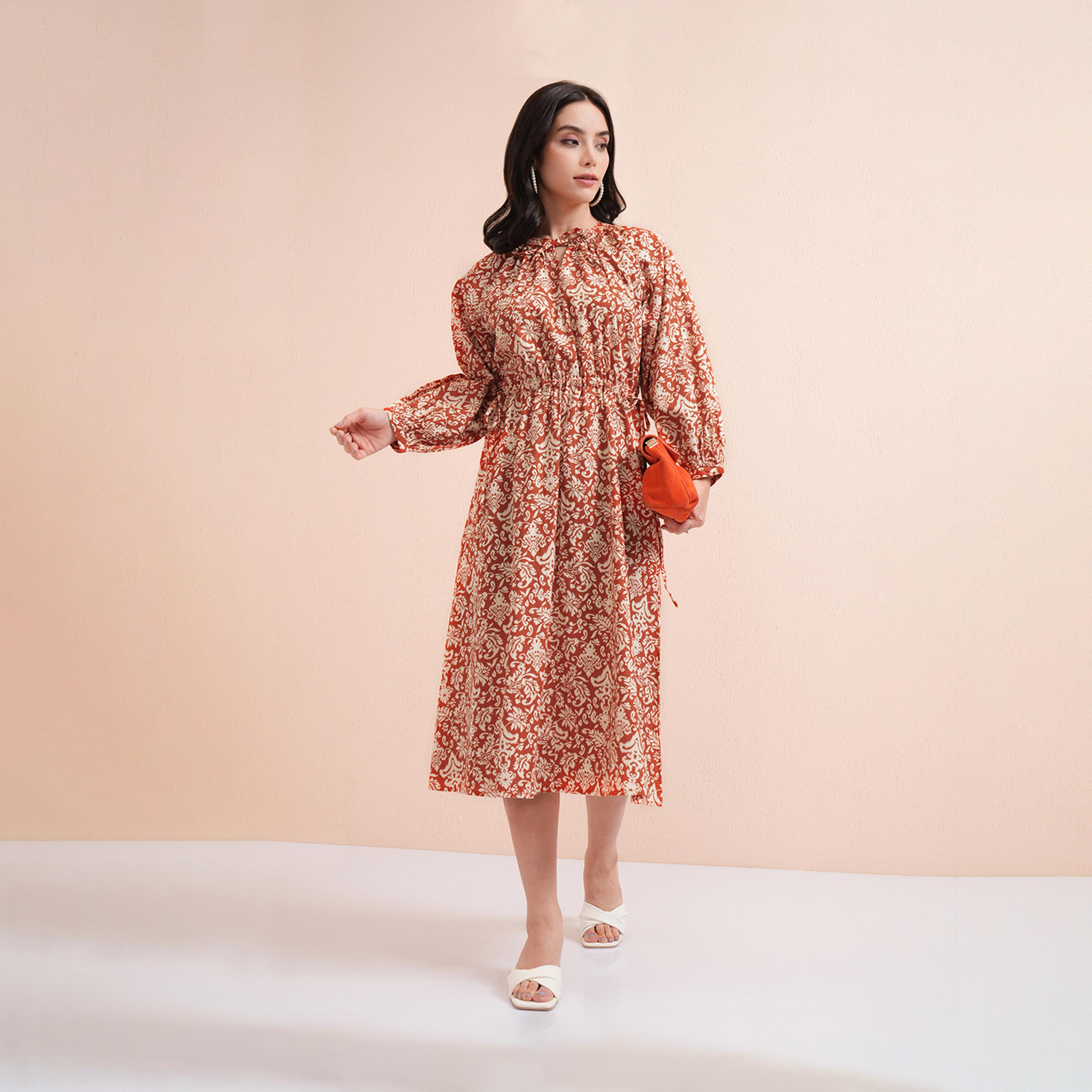 طوكيو توكيز - فستان متوسط الطول بطبعة زهور كاملة من برباط حول الرقبة-women-clothing-dresses-image-2