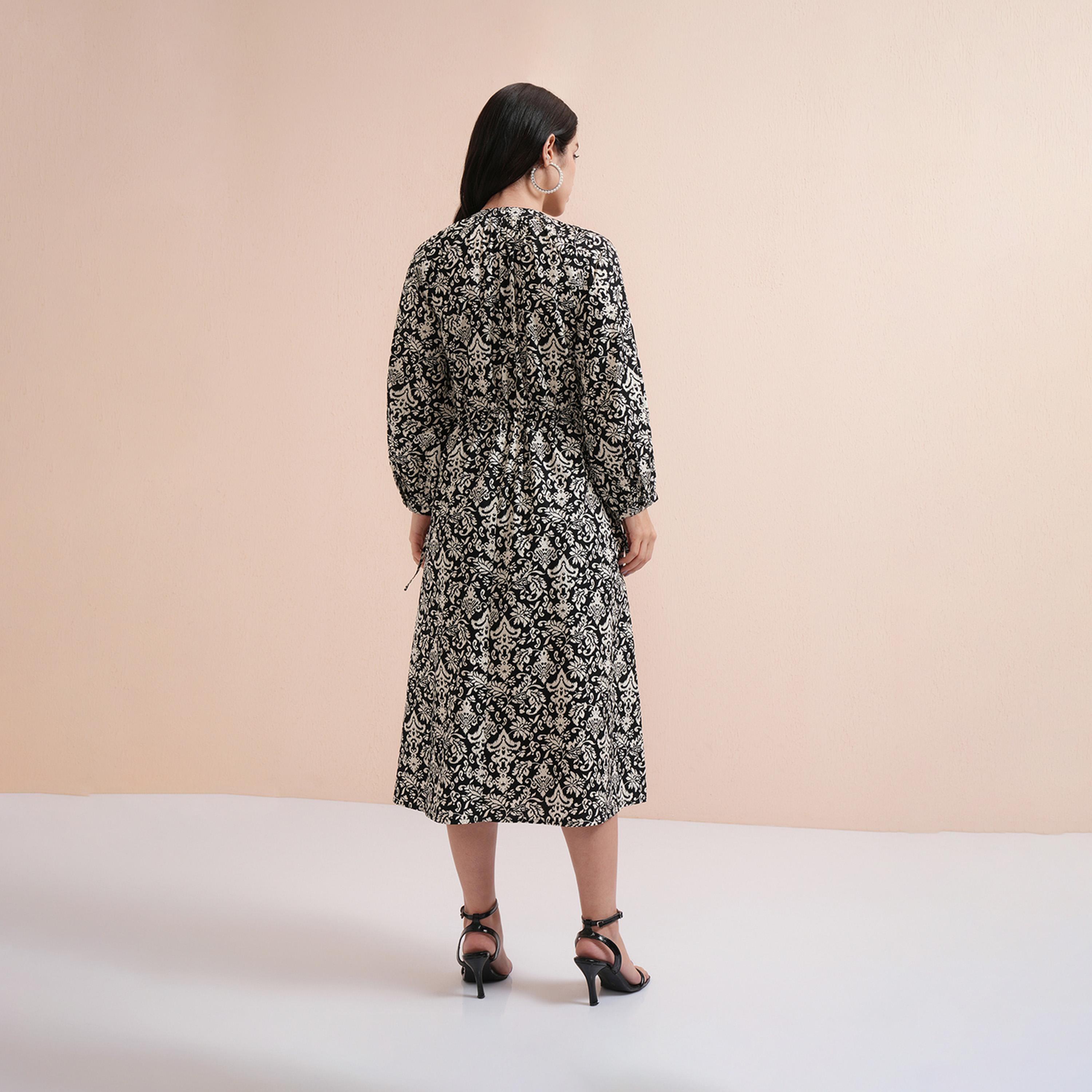 Tokyo Talkies X Styli All-Over Floral Print Tie-Up Neck Midi Dress-women-clothing-dresses-image-4