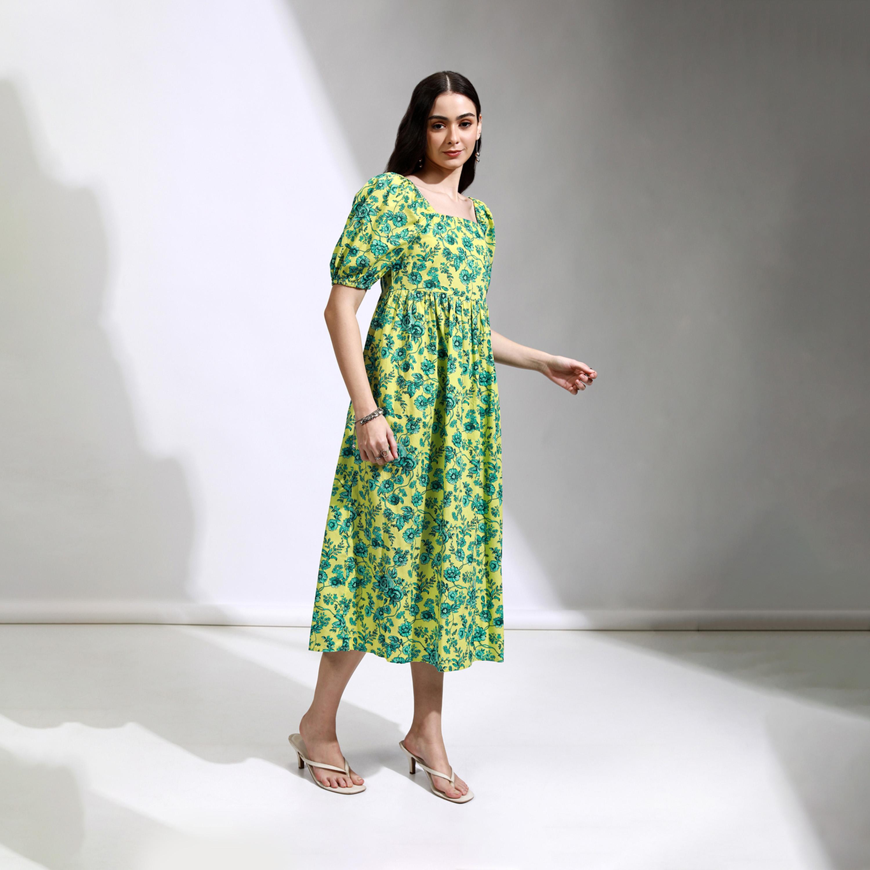 طوكيو توكيز - فستان متوسط الطول بأكمام منفوخة وطبعة زهور من-women-clothing-dresses-image-3