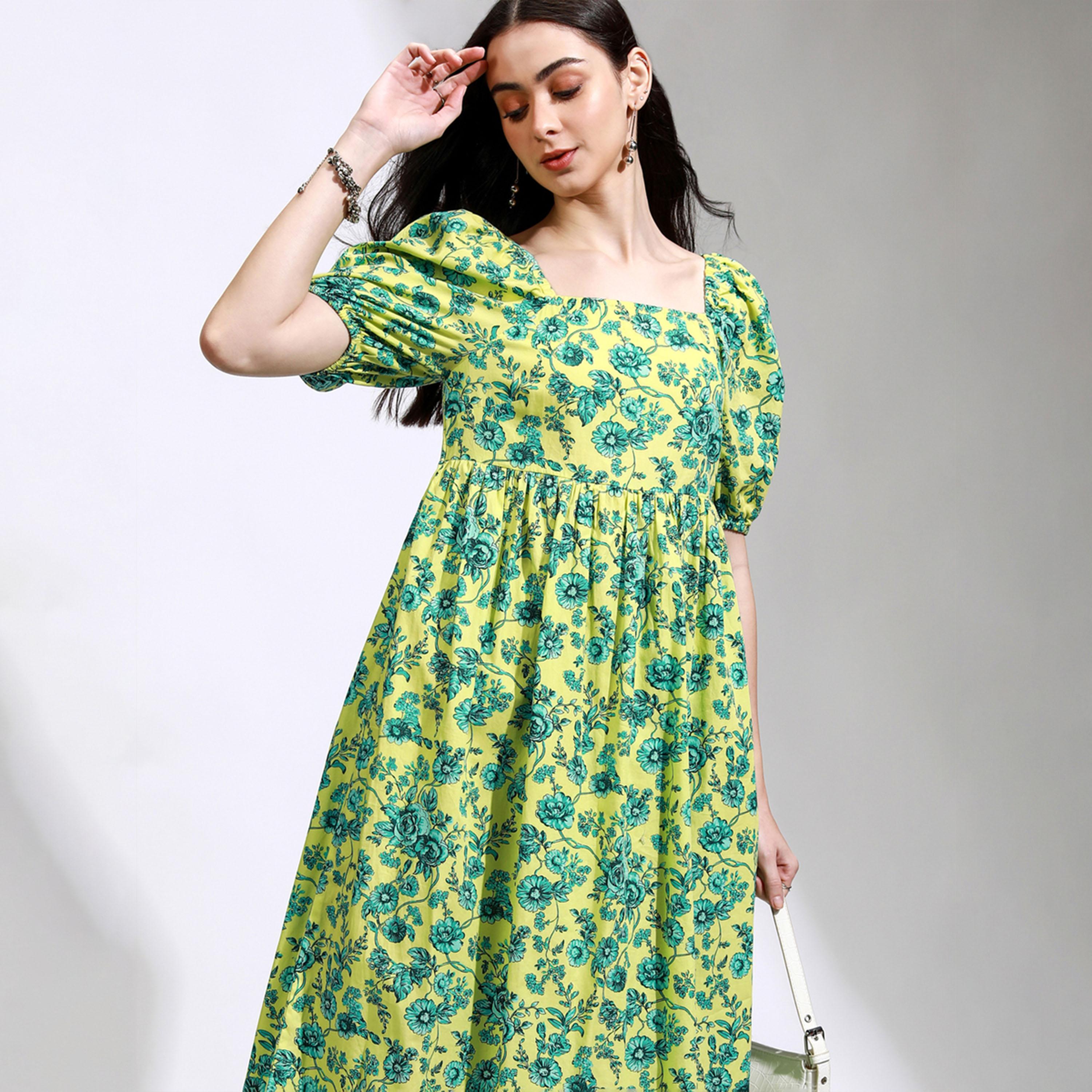 طوكيو توكيز - فستان متوسط الطول بأكمام منفوخة وطبعة زهور من-women-clothing-dresses-image-5