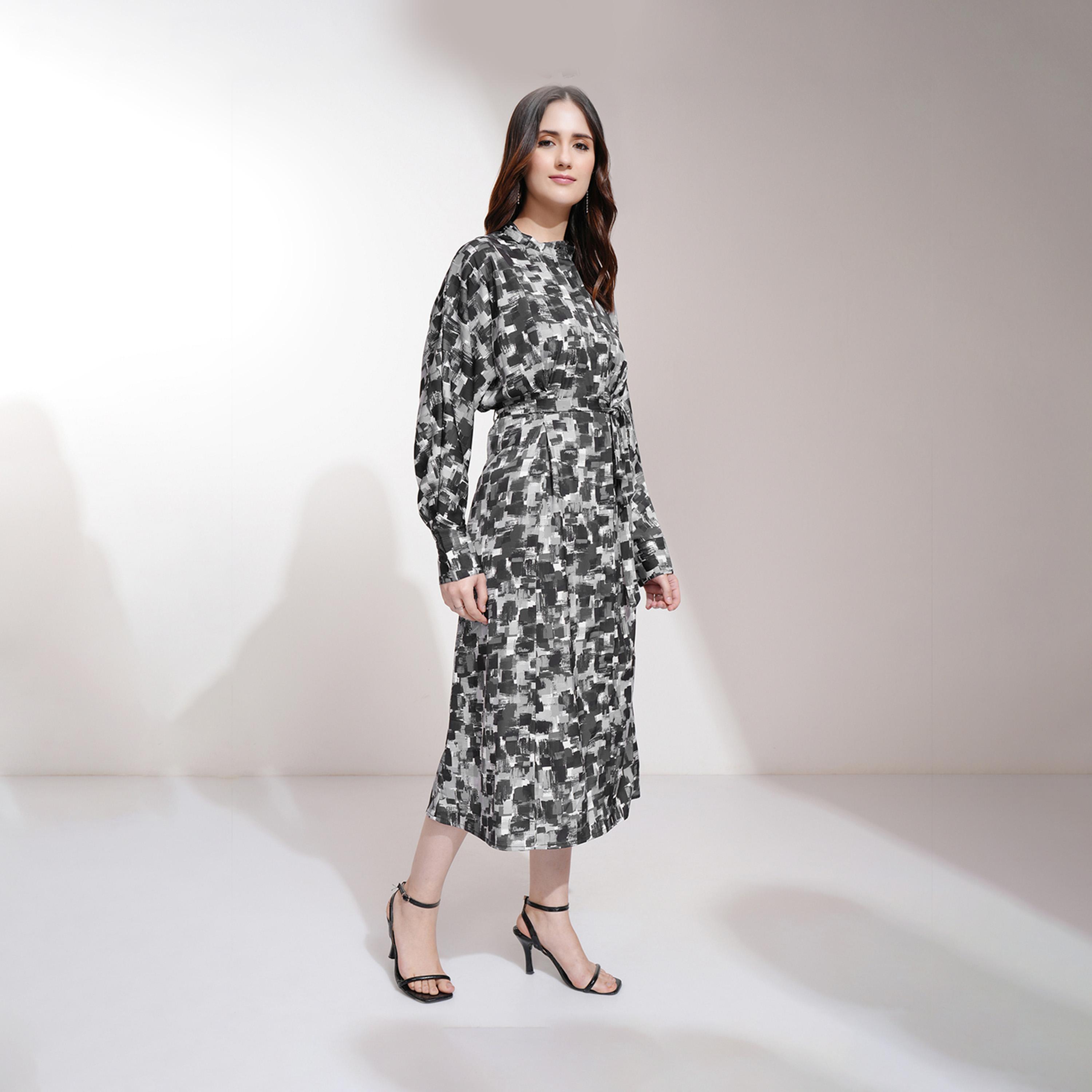 Tokyo Talkies X Styli All-Over Print Batwing Sleeve A-Line Midi Dress-women-clothing-dresses-image-3