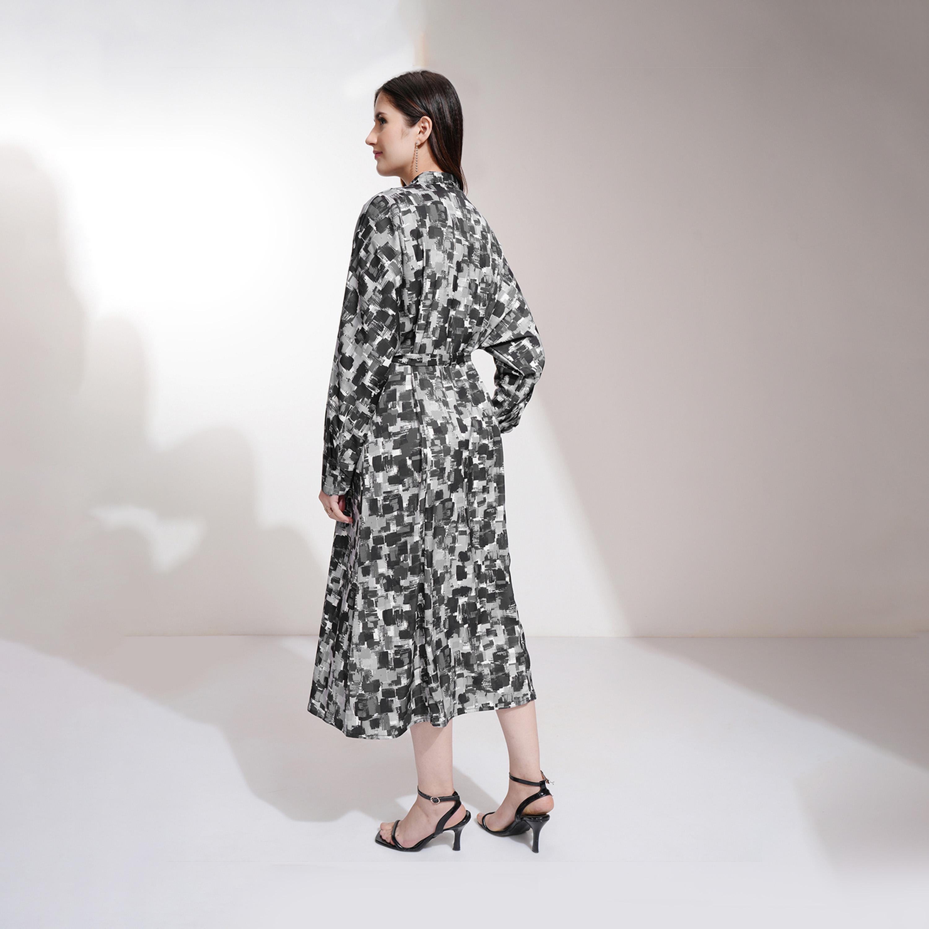 Tokyo Talkies X Styli All-Over Print Batwing Sleeve A-Line Midi Dress-women-clothing-dresses-image-4