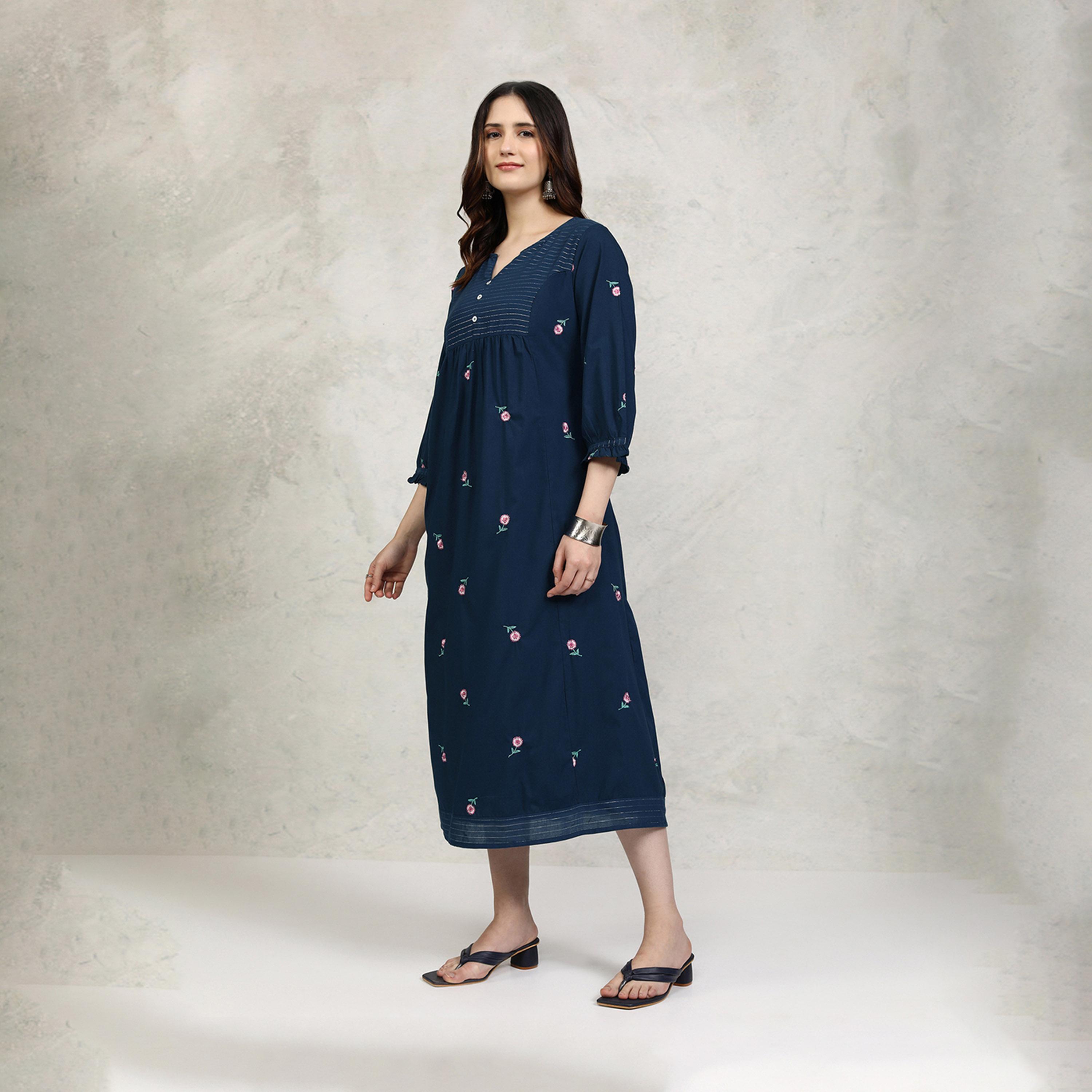 Vishudh X Styli Embroidered Notch Neck A-Line Midi Dress-women-clothing-dresses-image-4