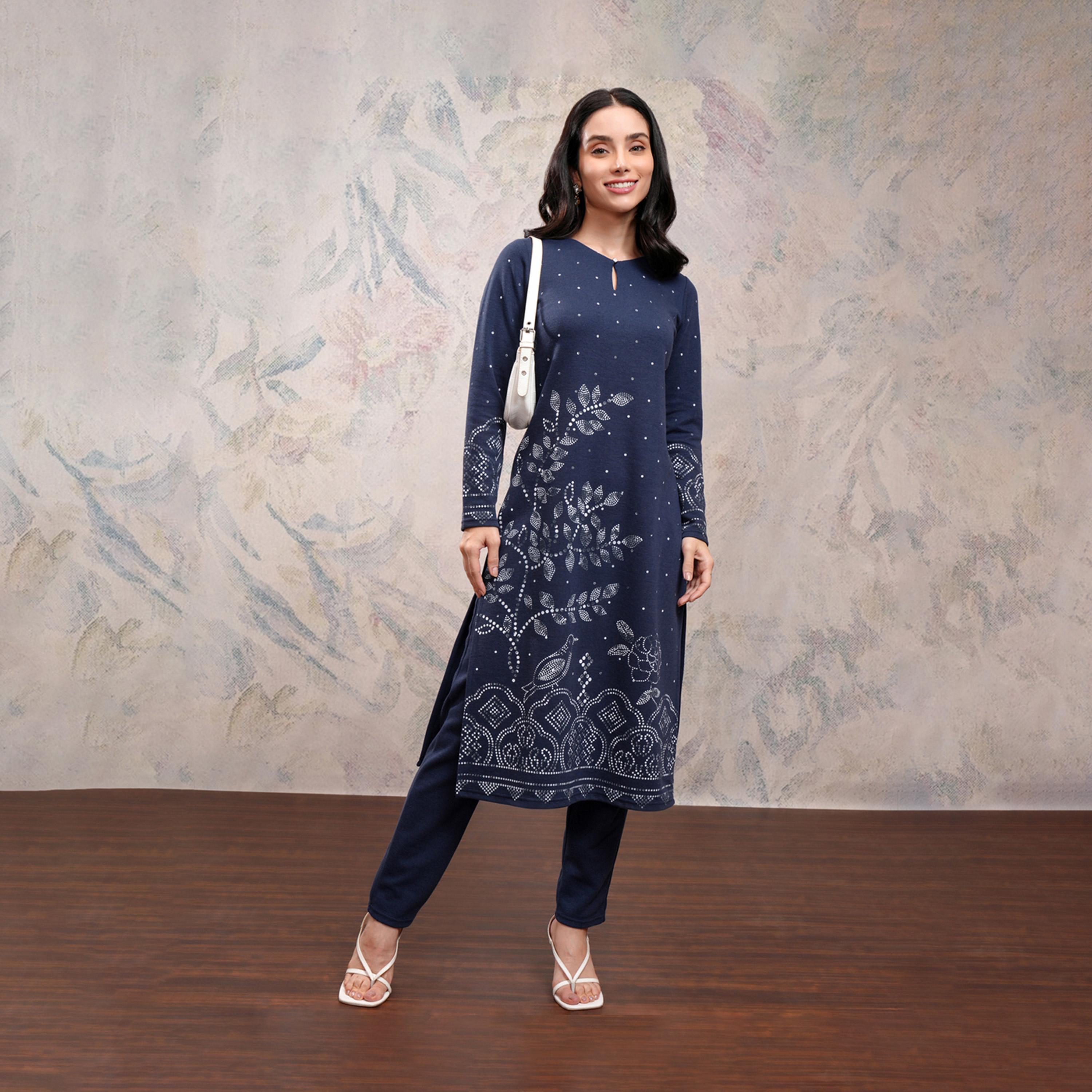 فيشود × ستايلي - طقم كورتا بقصّة عادية وزخارف عرقية مع بنطال-women-clothing-ethnicwear-kurtasets-image-1