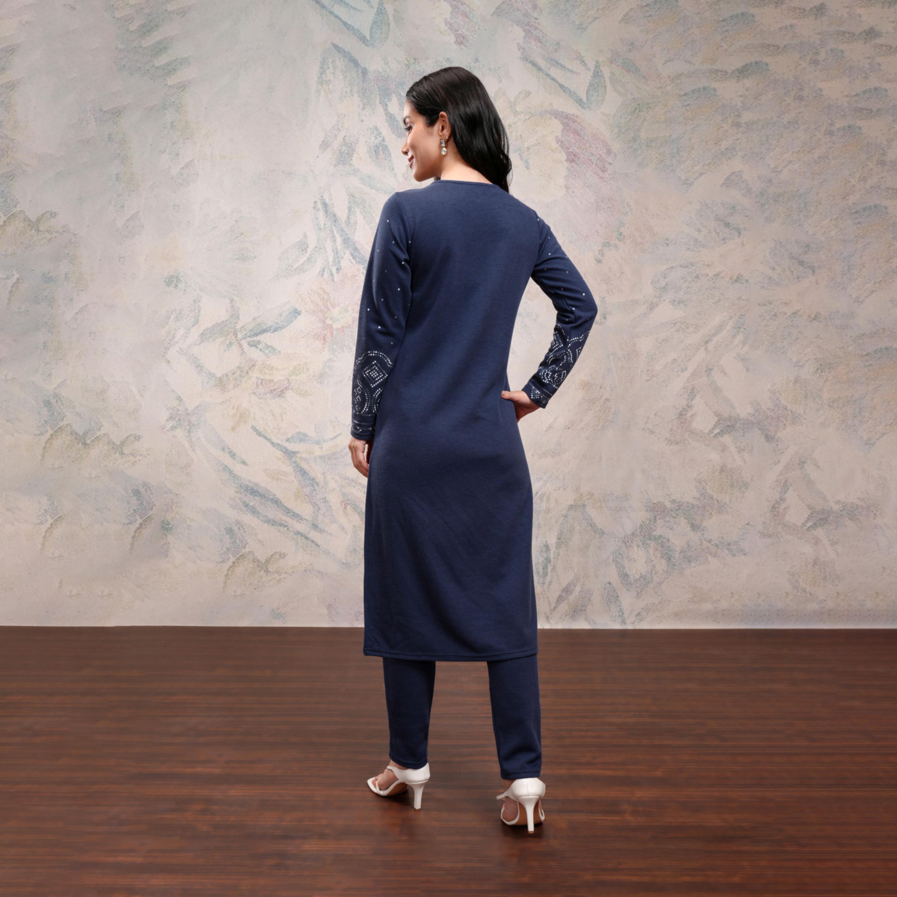 فيشود × ستايلي - طقم كورتا بقصّة عادية وزخارف عرقية مع بنطال-women-clothing-ethnicwear-kurtasets-image-2