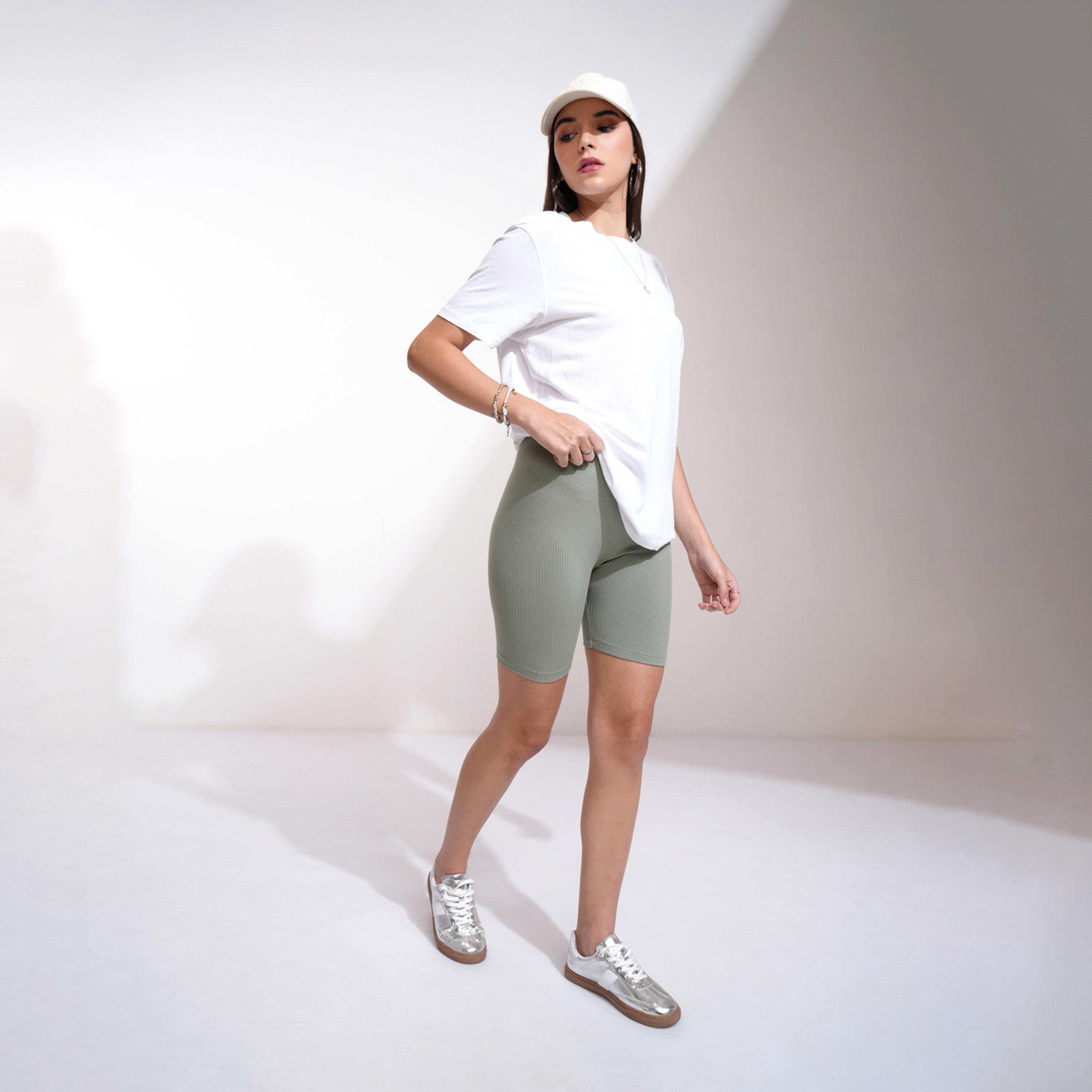 طوكيو توكيز ستايلي - شورت عالي الخصر بقصّة ضيقة-women-clothing-bottoms-shorts-image-2