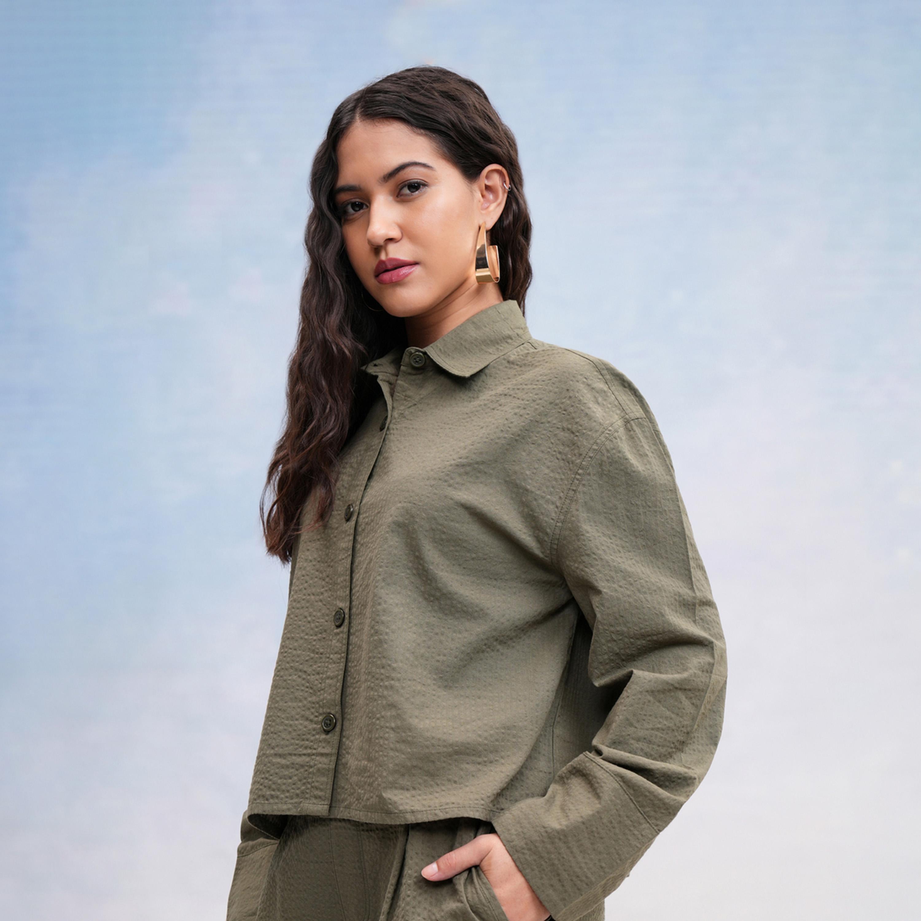 Tokyo Talkies X Styli Textured Spread Collar Cotton Regular Fit Shirt-women-clothing-shirtsandblouses-shirts-image-3