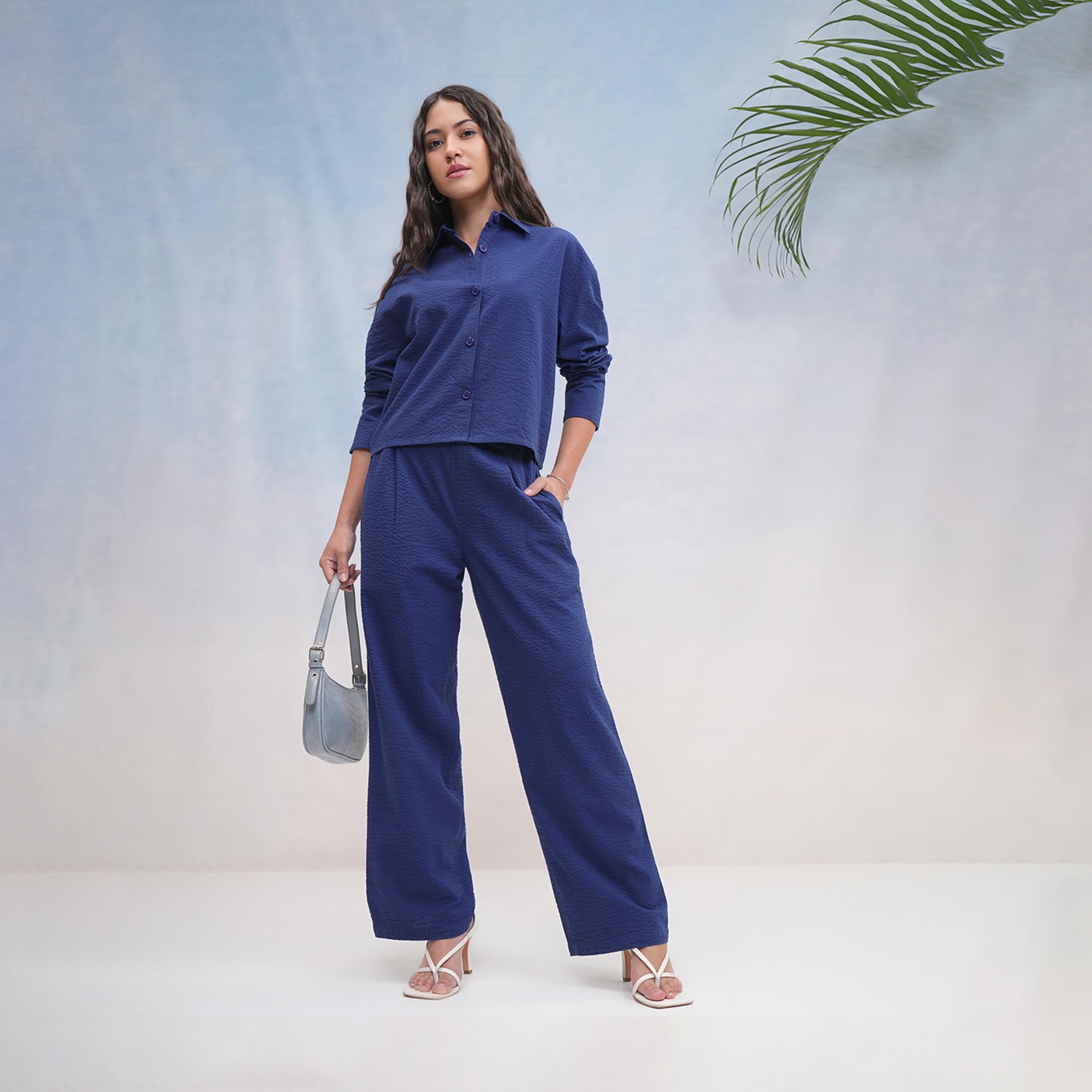 طوكيو توكيز ستايلي - قميص قطن بقصّة عادية وياقة واسعة-women-clothing-shirtsandblouses-shirts-image-2