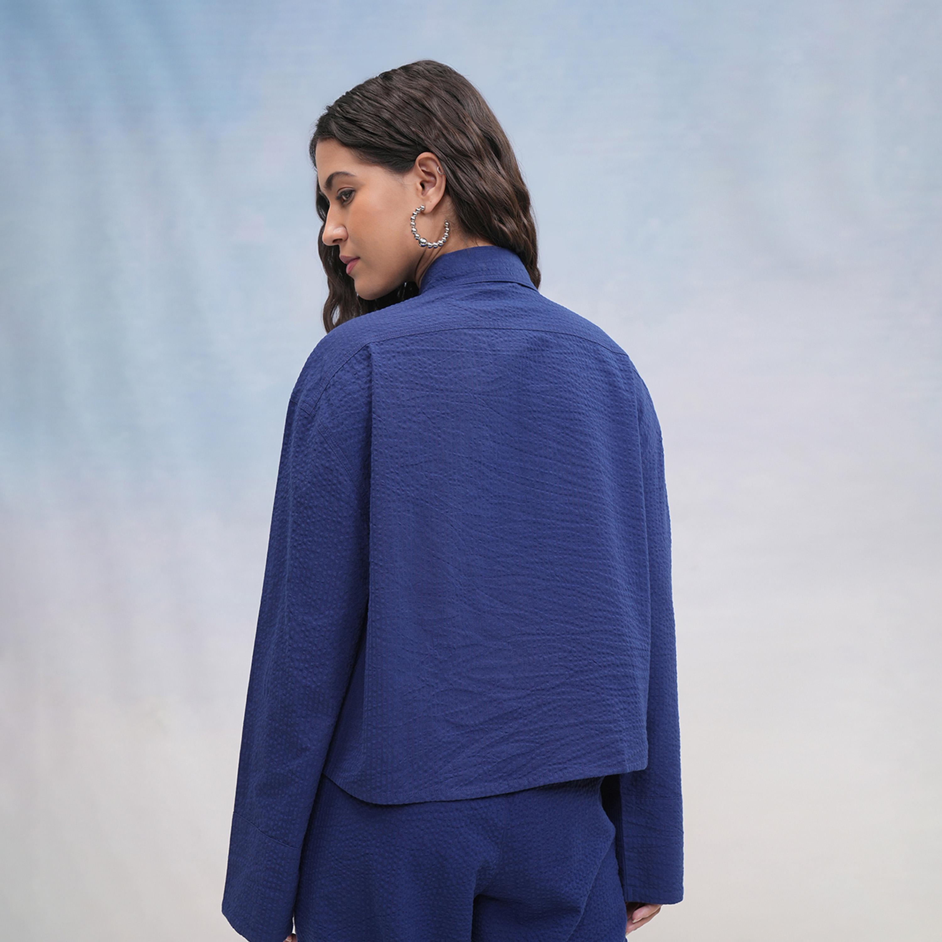 طوكيو توكيز ستايلي - قميص قطن بقصّة عادية وياقة واسعة-women-clothing-shirtsandblouses-shirts-image-4
