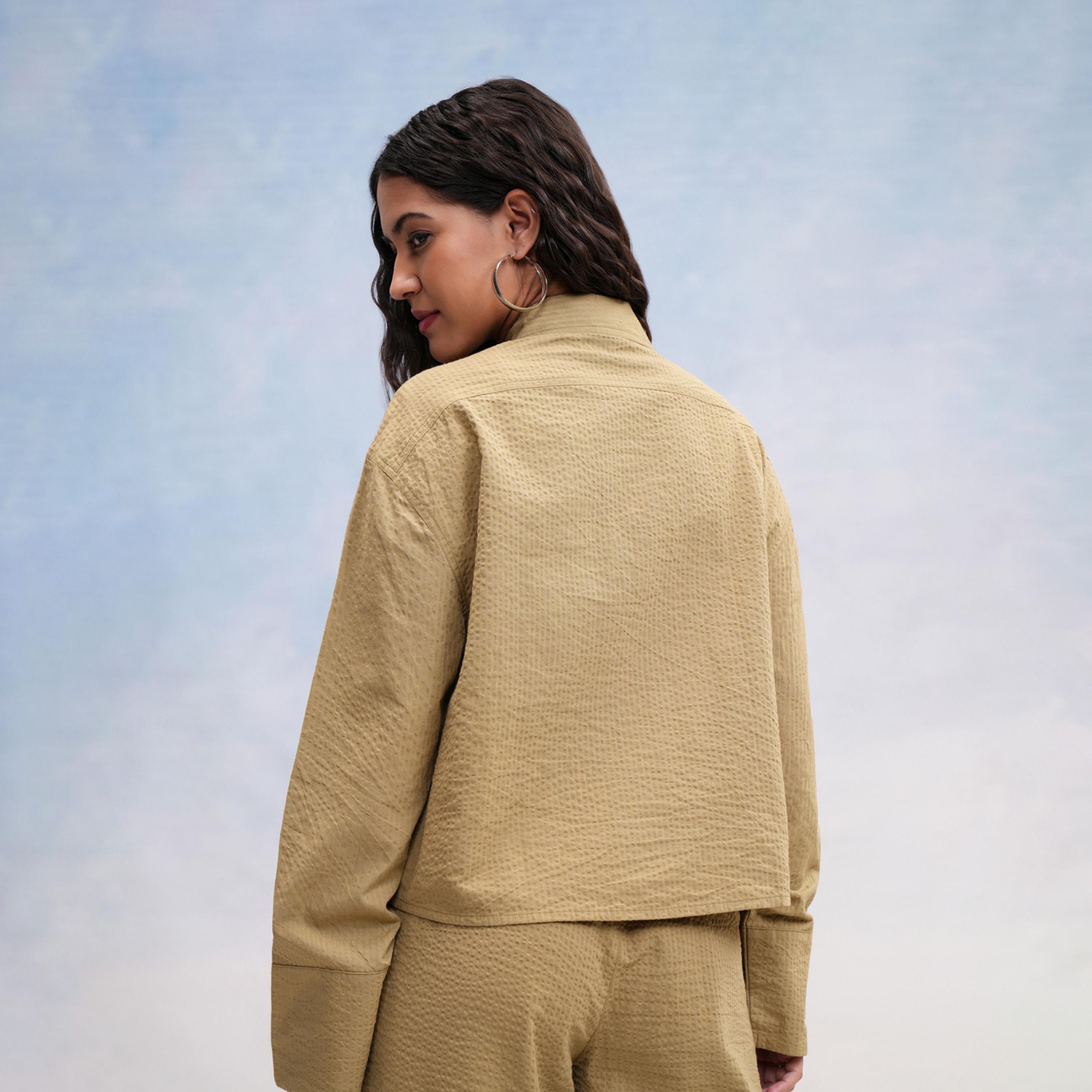 طوكيو توكيز ستايلي - قميص قطن بقصّة عادية وياقة واسعة-women-clothing-shirtsandblouses-shirts-image-4