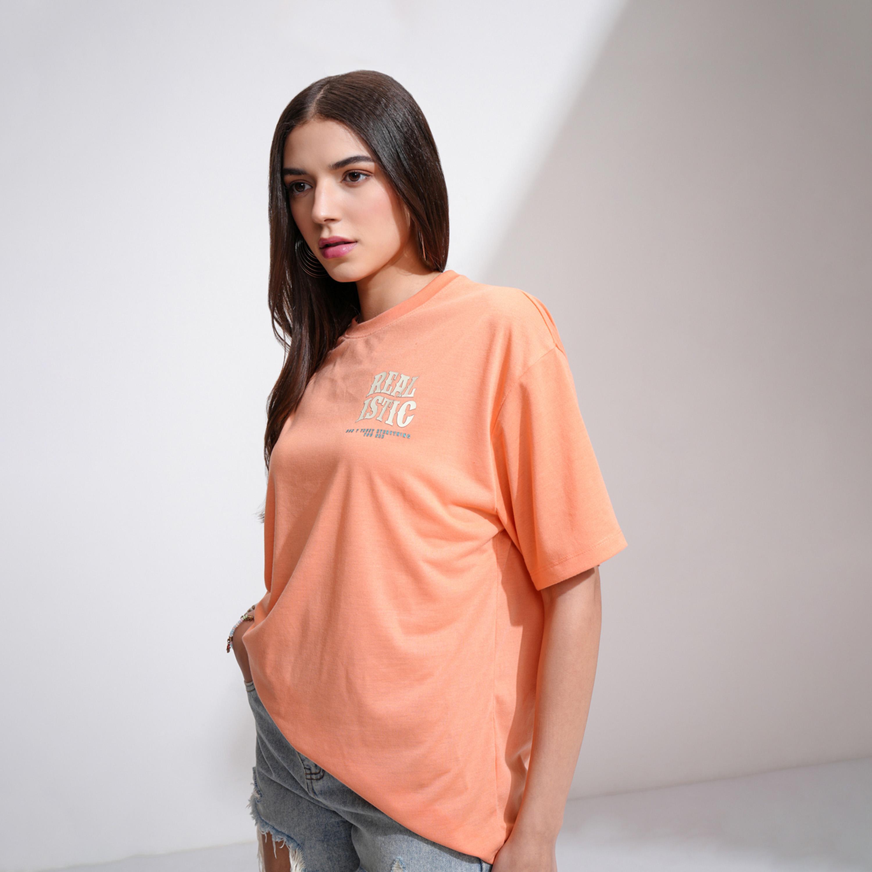 طوكيو توكيز ستايلي - تي شيرت كبير الحجم برقبة دائرية وطبعة جرافيكية-women-clothing-tshirts-image-2