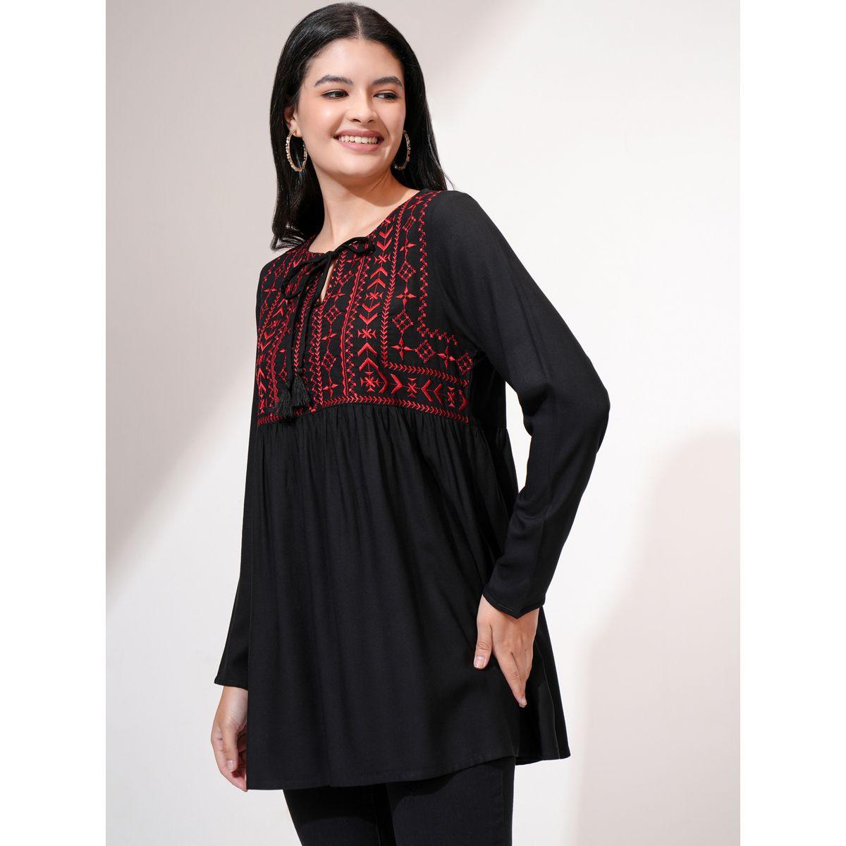 بلوزة بتفاصيل مُطرزة وياقة بأربطة فيشود × ستايلي-women-clothing-shirtsandblouses-blouses-image-4