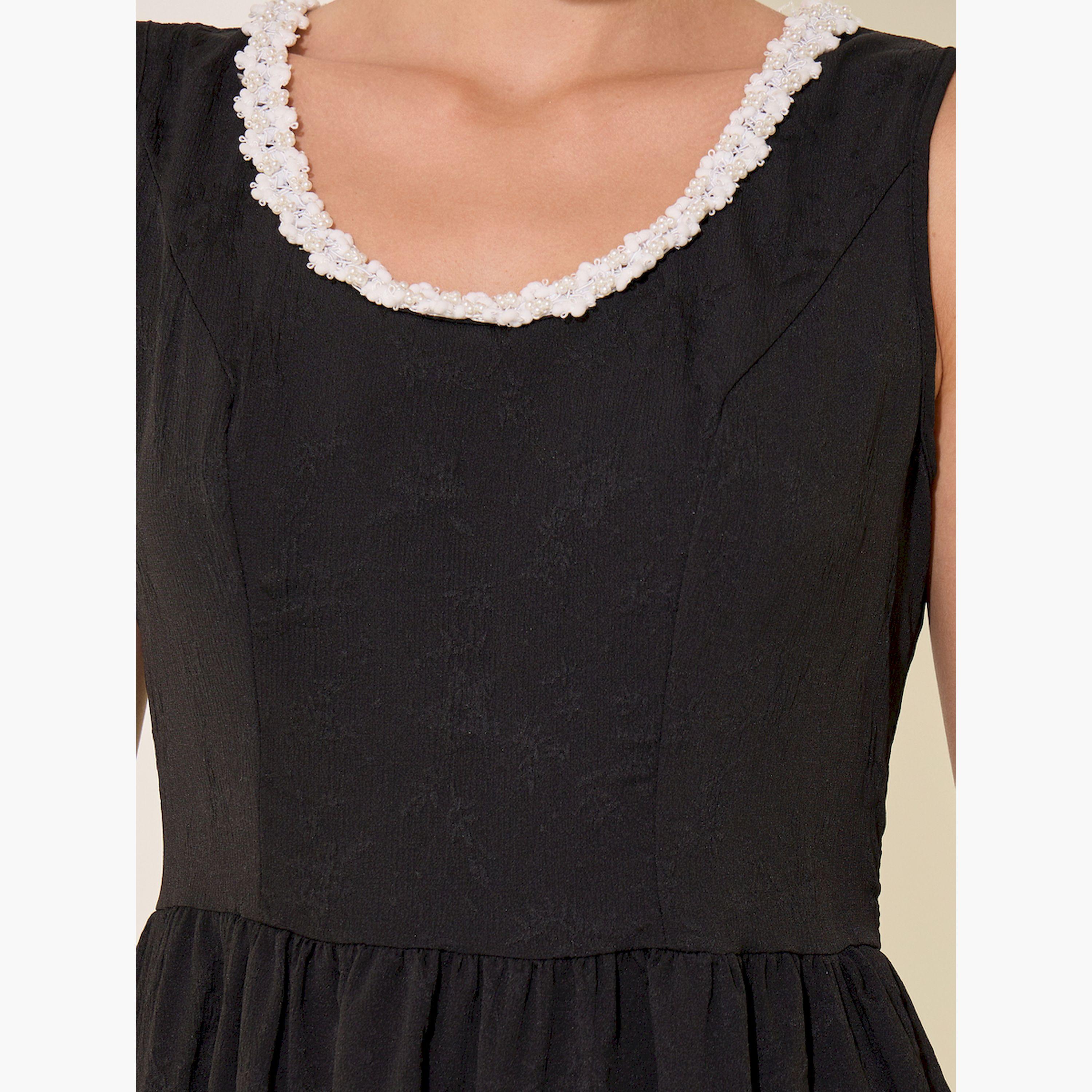 فستان ميدي سادة بلا أكمام مع تفاصيل دانتيل-women-clothing-dresses-image-4