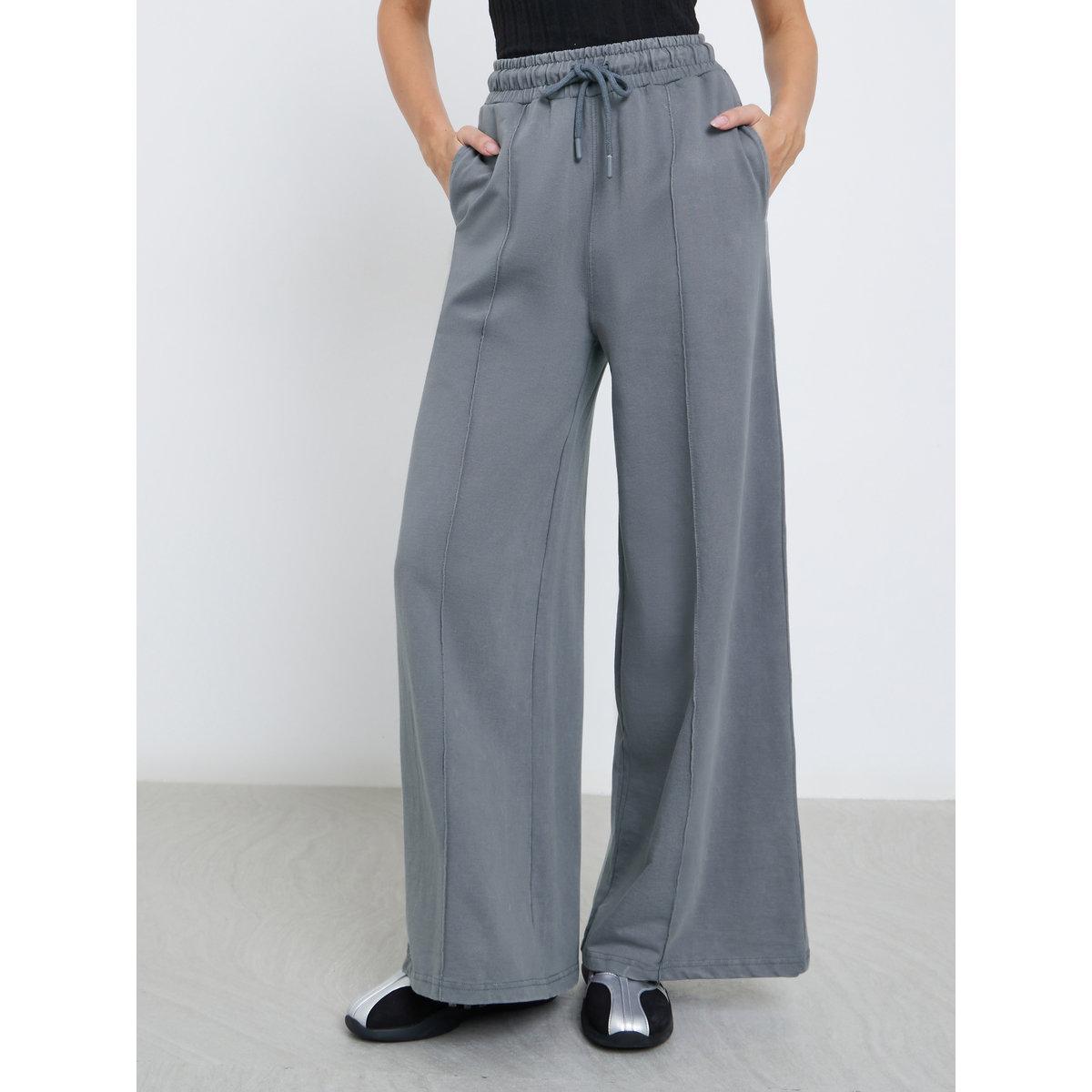 بنطال جوغر بقصة أرجل واسعة-women-clothing-bottoms-joggers-image-2