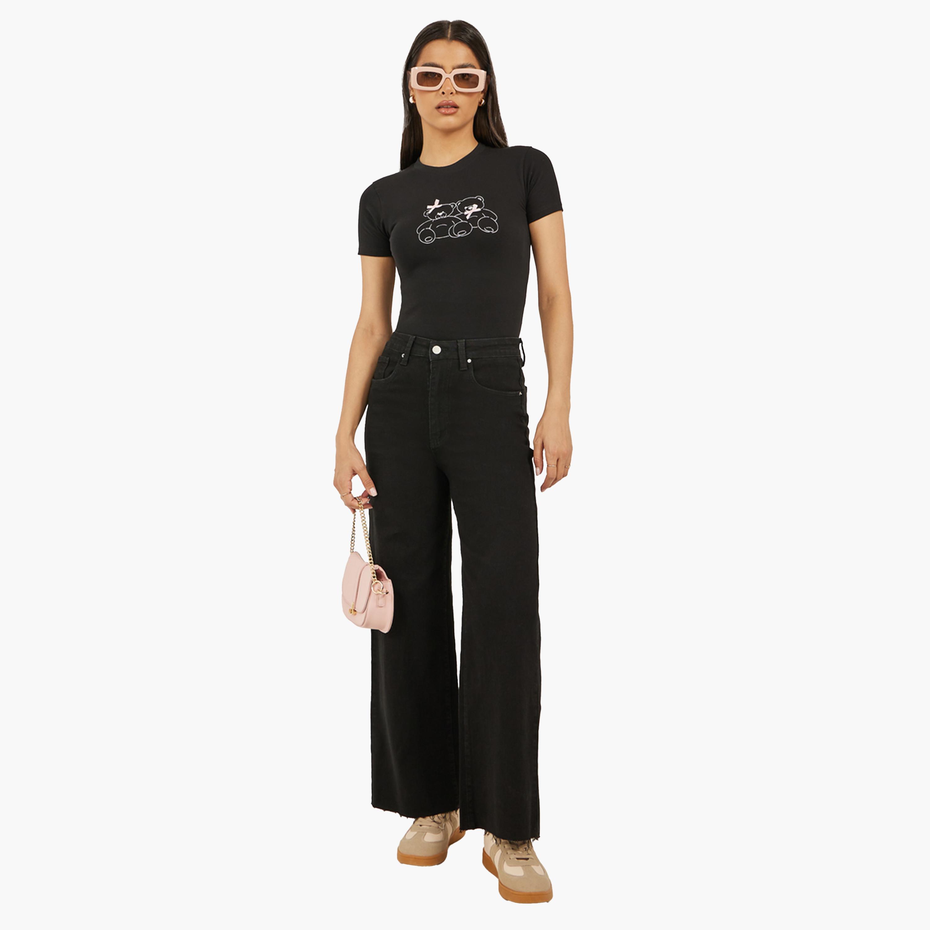 ستايلي-  بنطال جينز بقصة مستقيمة وخصر مرتفع وتفاصيل برشام-women-clothing-bottoms-jeans-image-2