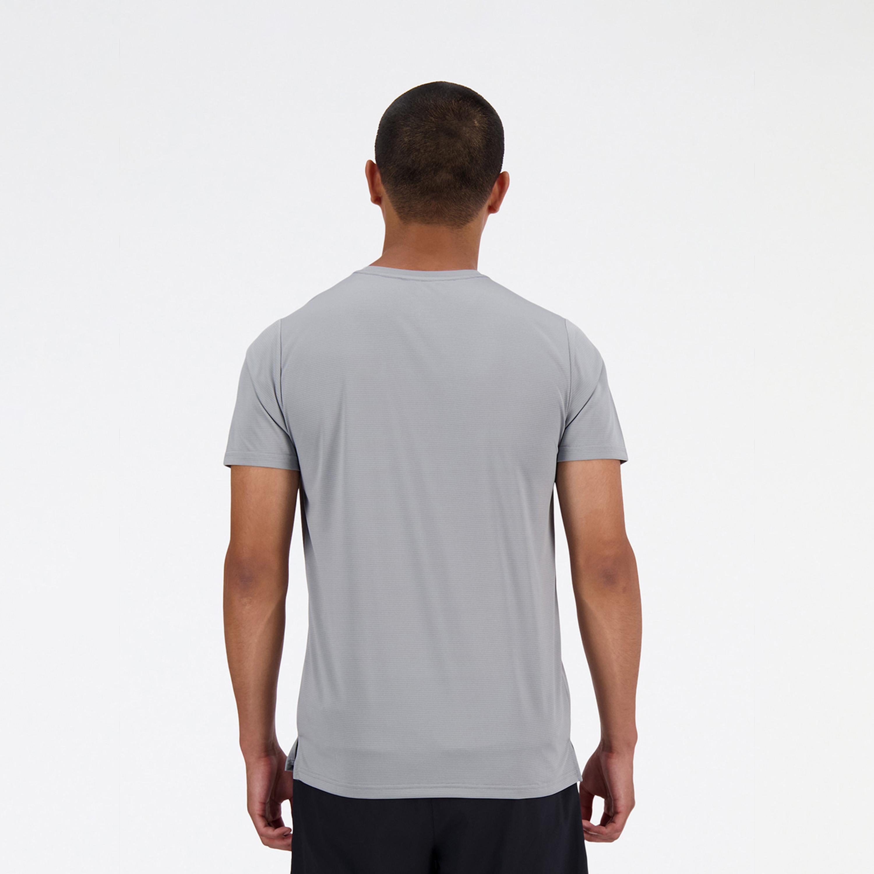 نيو بالانس - تي شيرت سبورت اسنشلز برقبة دائرية-men-clothing-tshirtsandpolos-tshirts-image-3