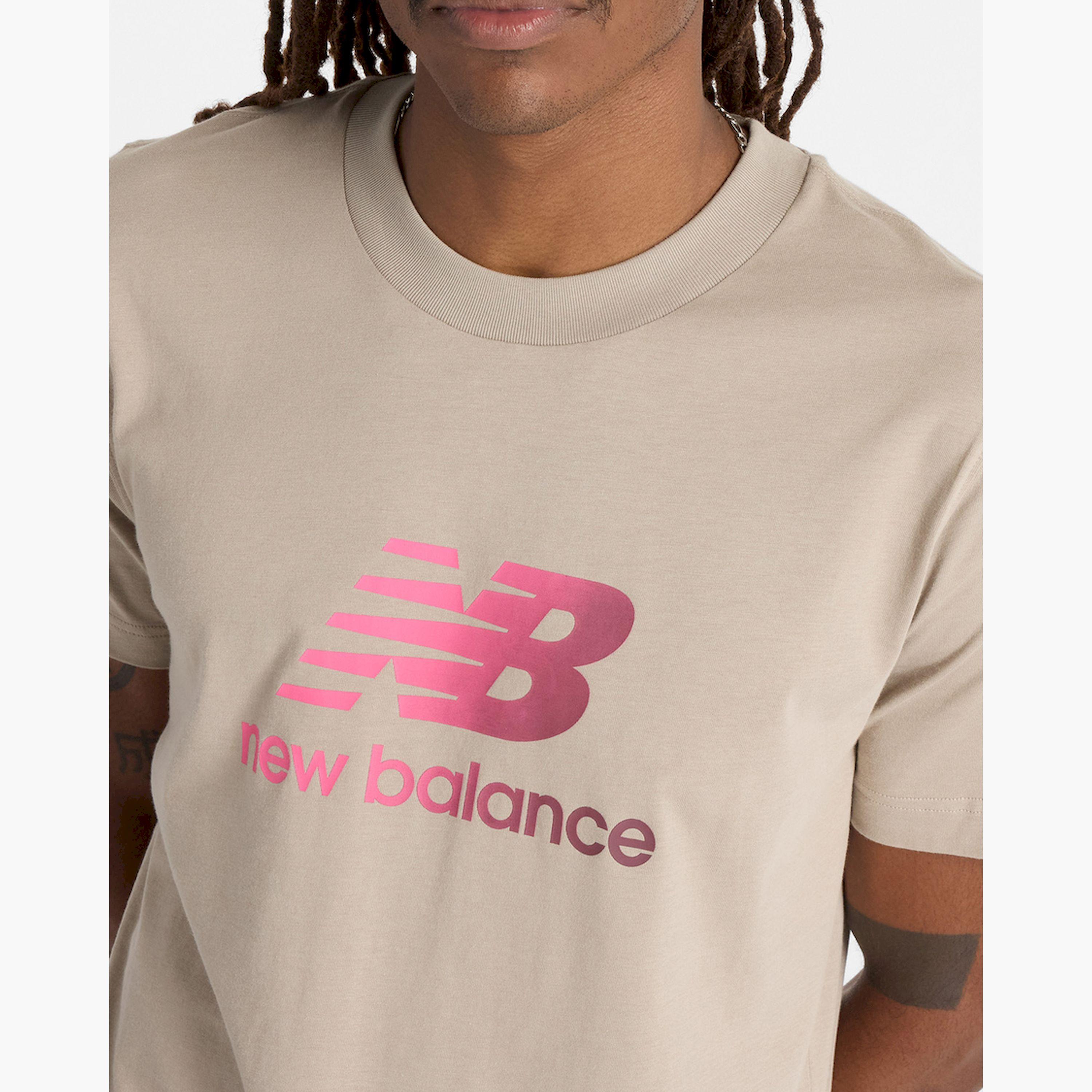 نيو بالانس - تي شيرت سبورت اسنشلز بشعار متدرج-men-clothing-tshirtsandpolos-tshirts-image-4