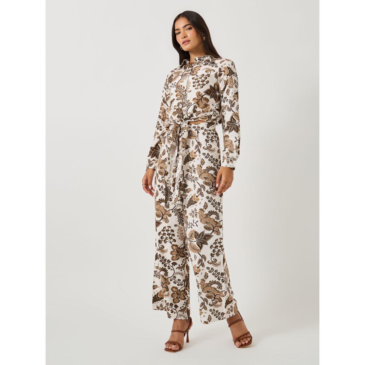طقم منسق من بنطال بأرجل واسعة وبلوزة بياقة سبريد-women-clothing-coordsets-image-1