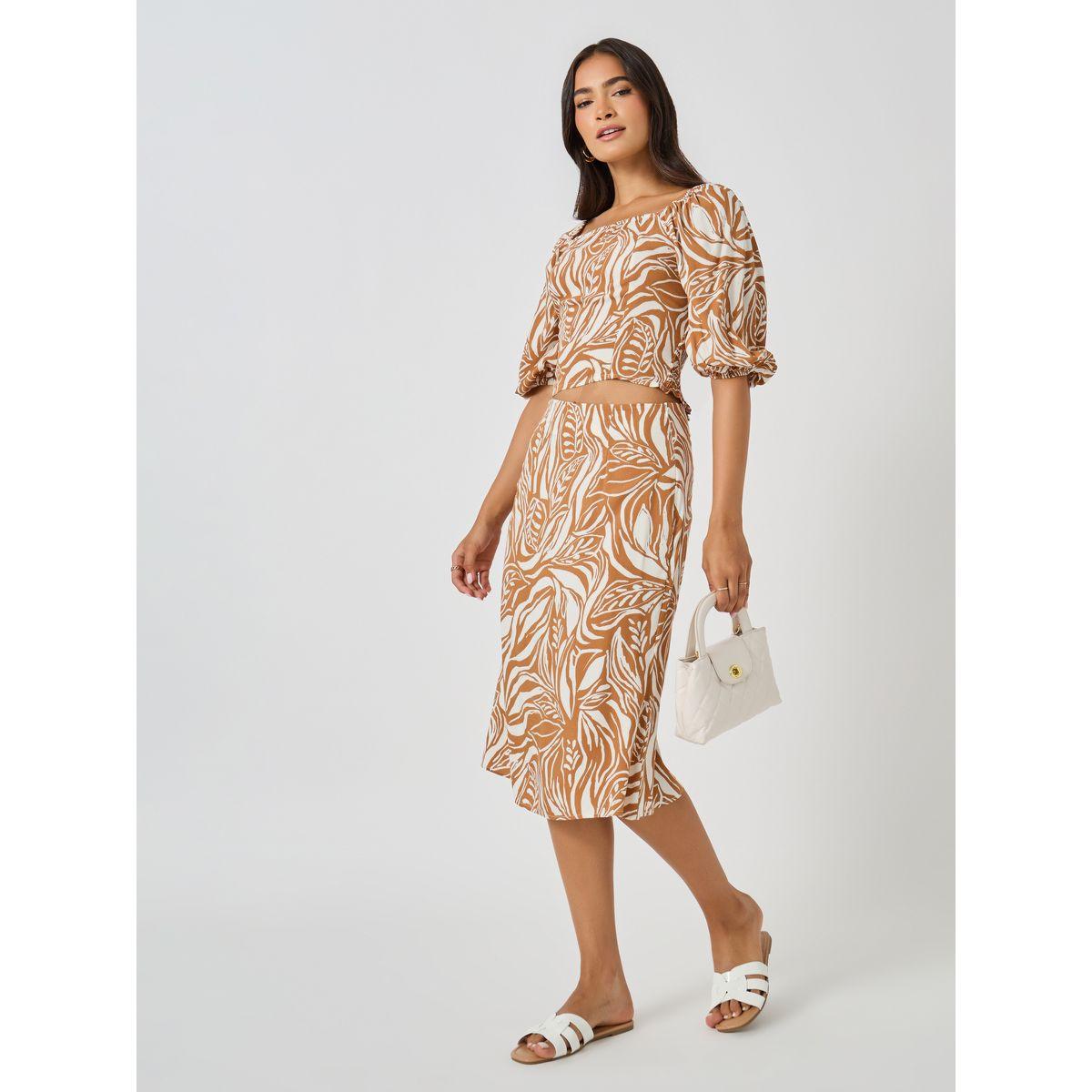 طقم منسق من تنورة وبلوزة قصيرة مطبعة بالكامل-women-clothing-coordsets-image-1