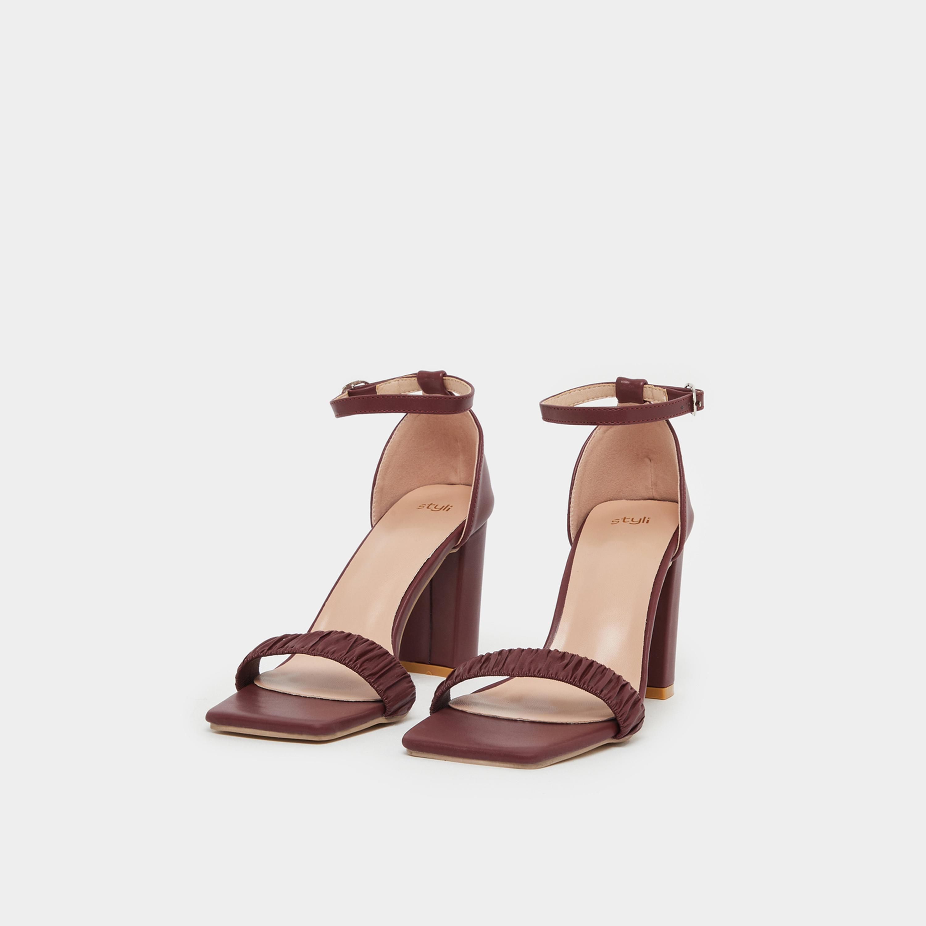 ستايلي - صندل بكعب عريض وحزام للكاحل مطوي-women-shoes-sandals-heeled-image-5