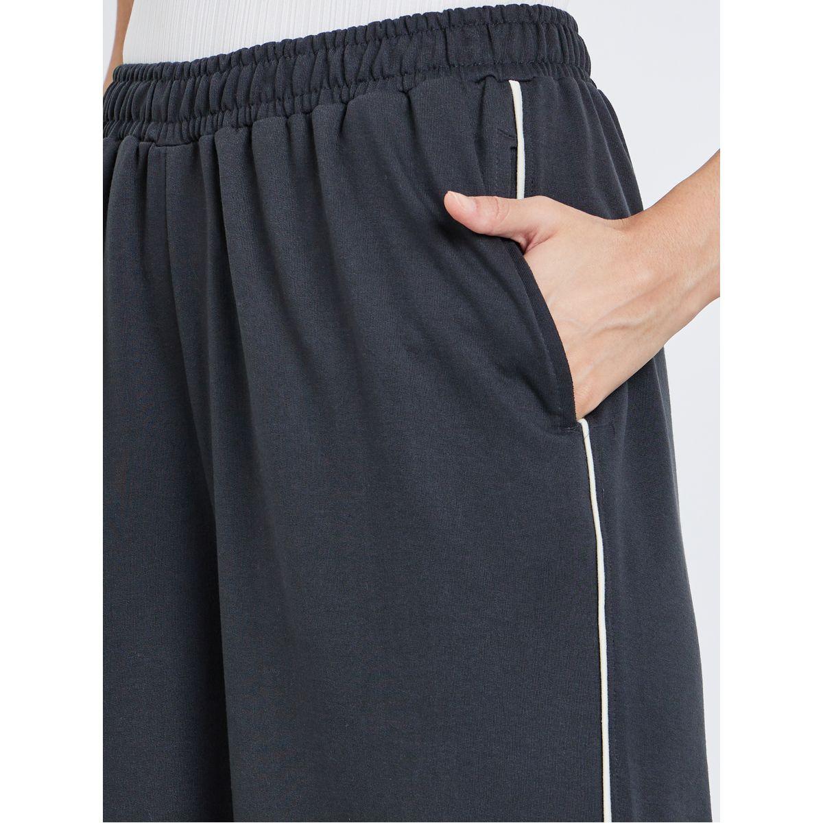 جوغر بأرجل واسعة مع تفاصيل محزوزة-women-clothing-bottoms-joggers-image-4