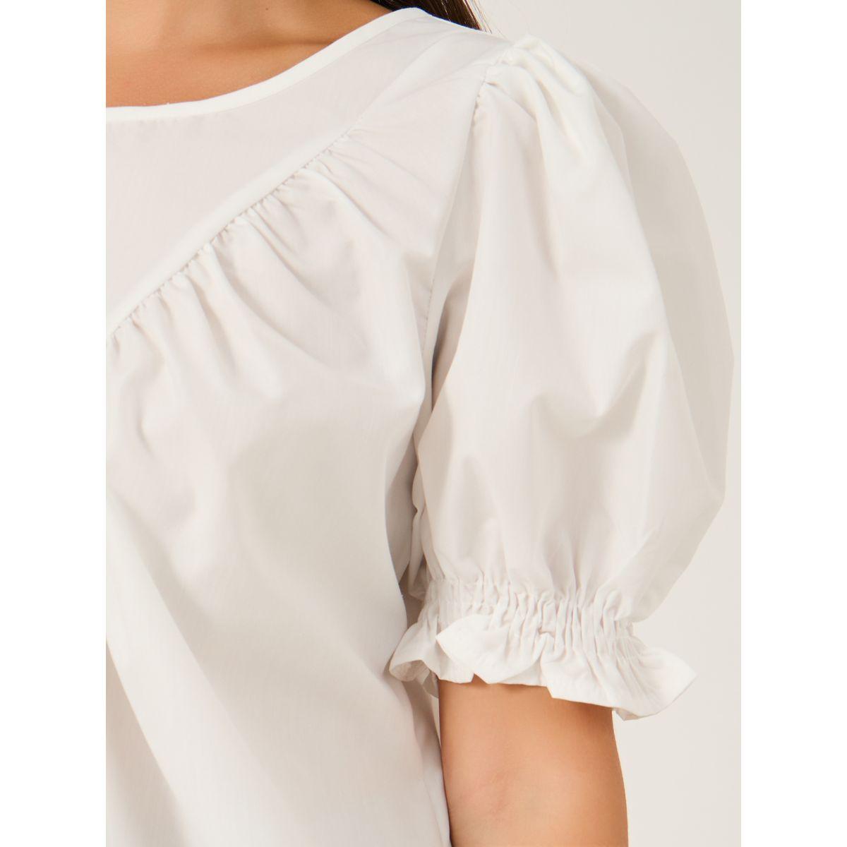 بلوزة سادة بأكمام منفوخة وتفاصيل مكبلة-women-clothing-shirtsandblouses-blouses-image-3