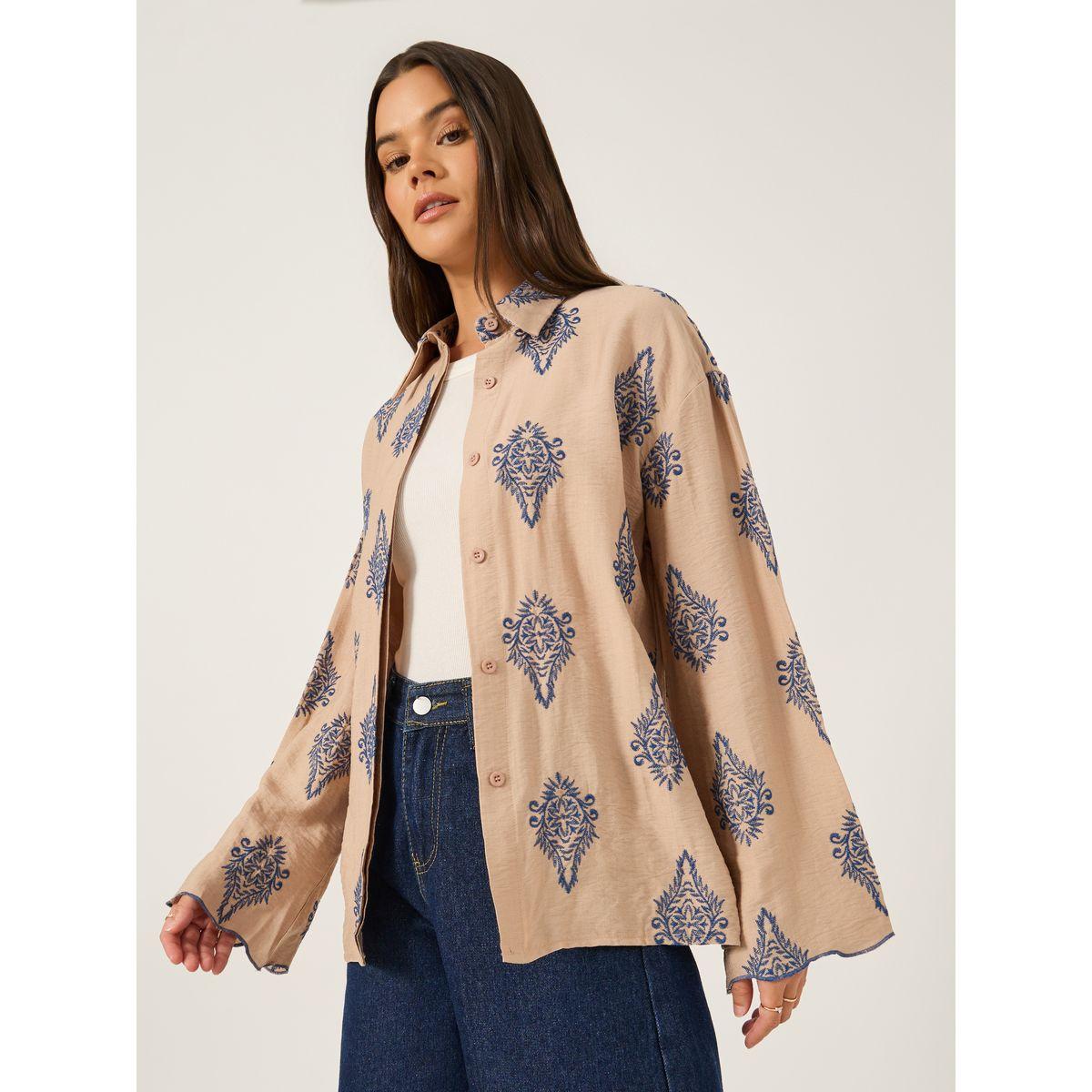 بلوزة بقصة عادية وياقة سبريد-women-clothing-shirtsandblouses-shirts-image-1