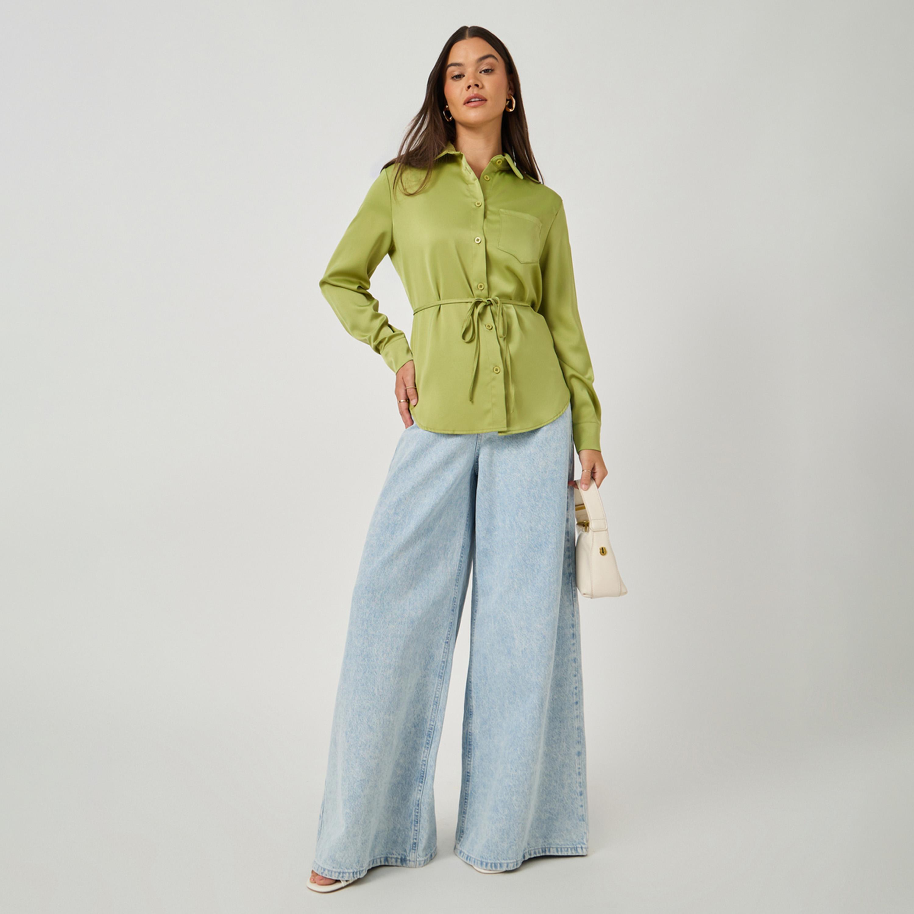 ستايلي - قميص سادة بقصّة عادية وياقة واسعة مع تفاصيل حزام-women-clothing-shirtsandblouses-shirts-image-2