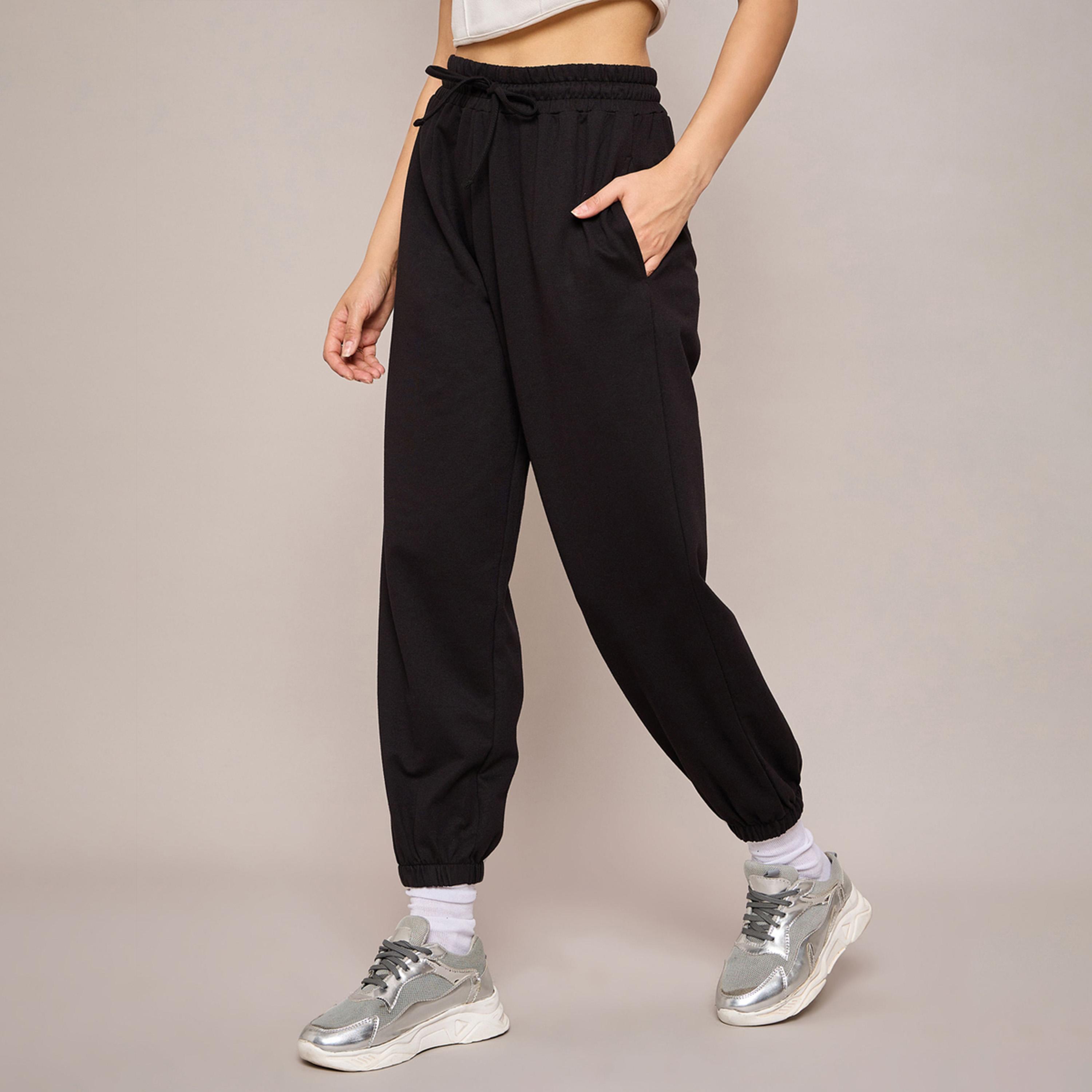 ساسافراس × ستايلي - بنطال رياضي واسع من قماش تيري - أسود-women-clothing-bottoms-joggers-image-3