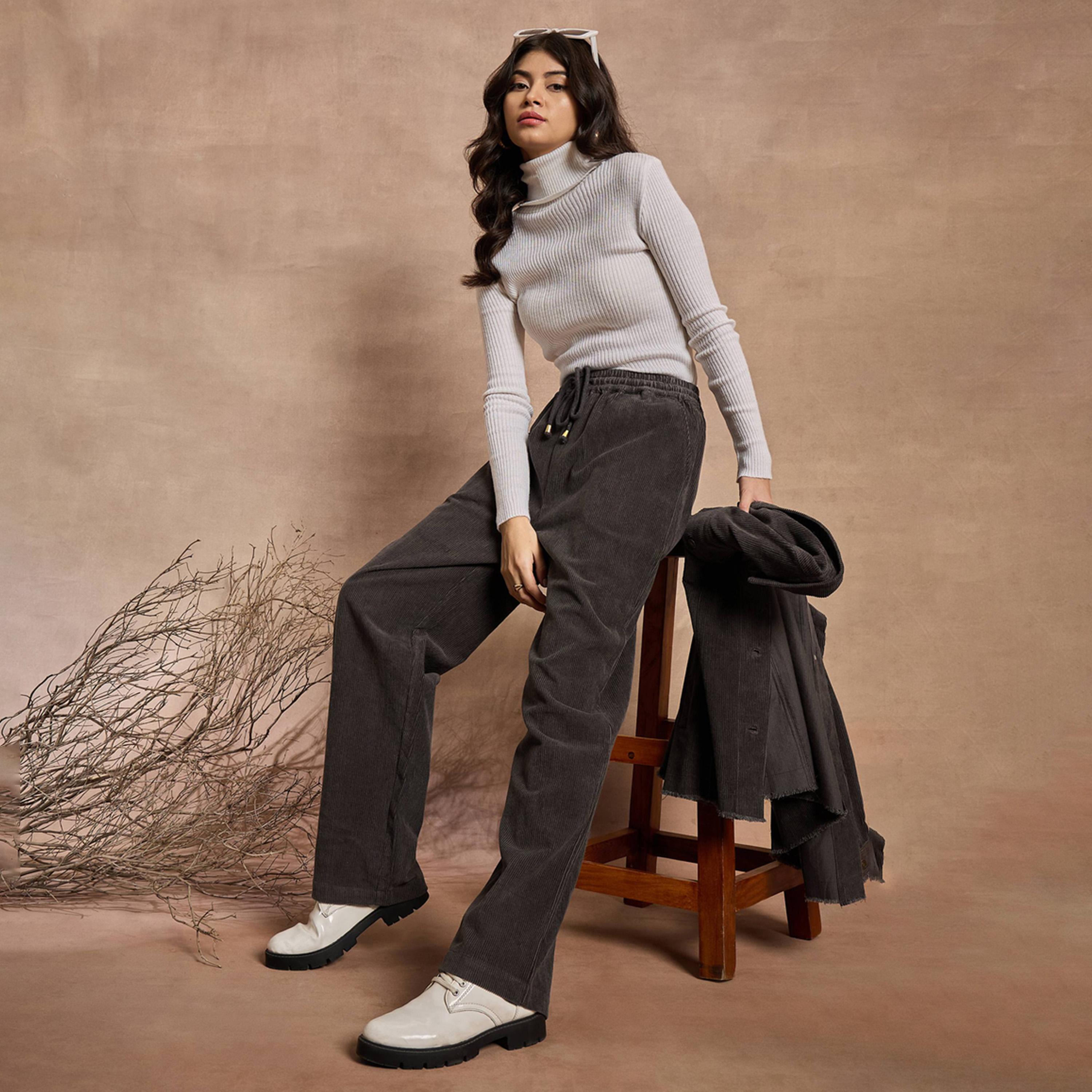 ساسافراس × ستايلي - بنطال بخصر متوسط الارتفاع بقصة مستقيمة من قماش كوردروي-women-clothing-bottoms-joggers-image-2