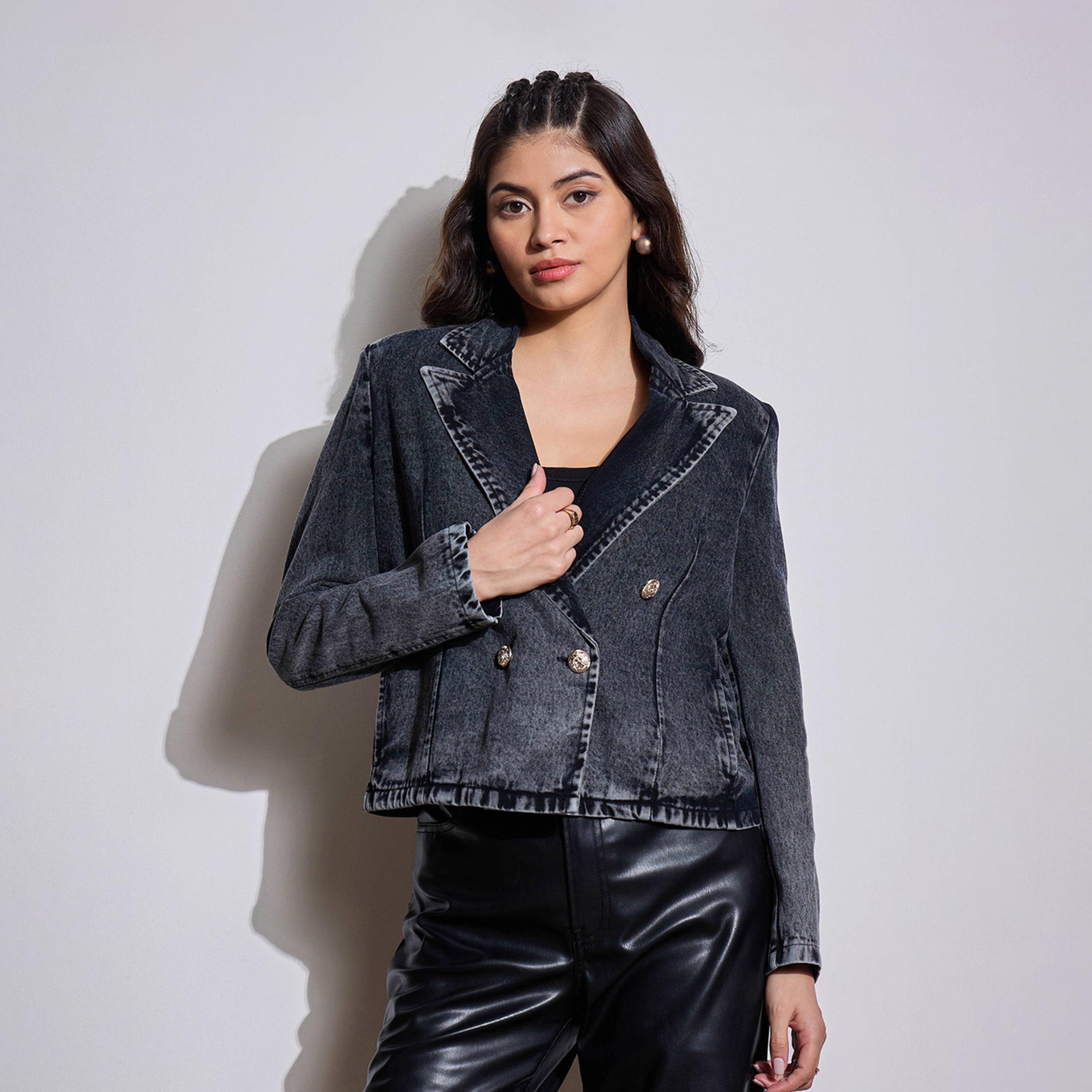 ساسافراس × ستايلي - سترة بليزر قصيرة من قماش الدنيم مع أزرار أمامية - أسود-women-clothing-coatsandjackets-blazers-image-1