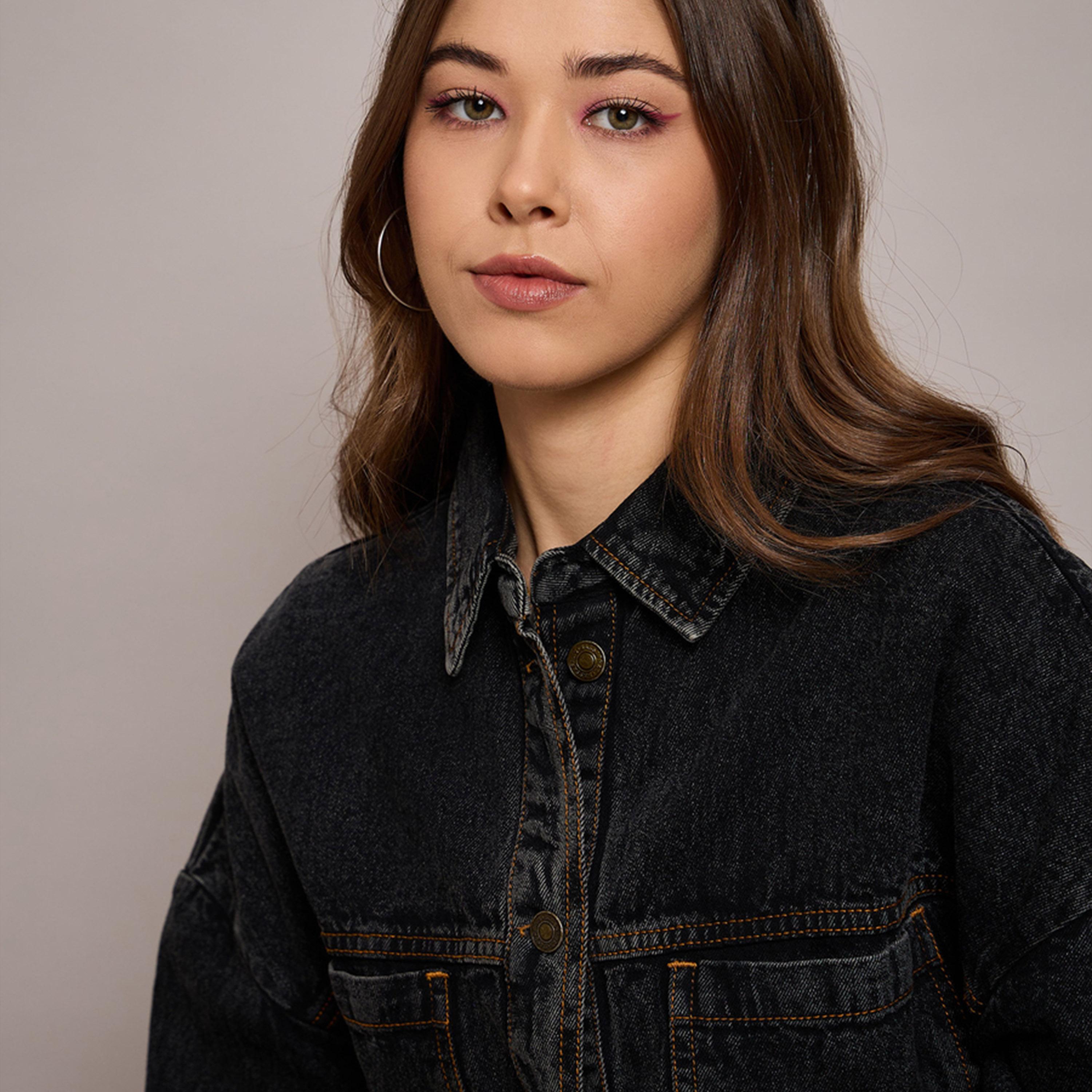 Sassafras X Styli Oversized Denim Jacket with Pockets-women-winterwear-coatsandjackets-jackets-image-4